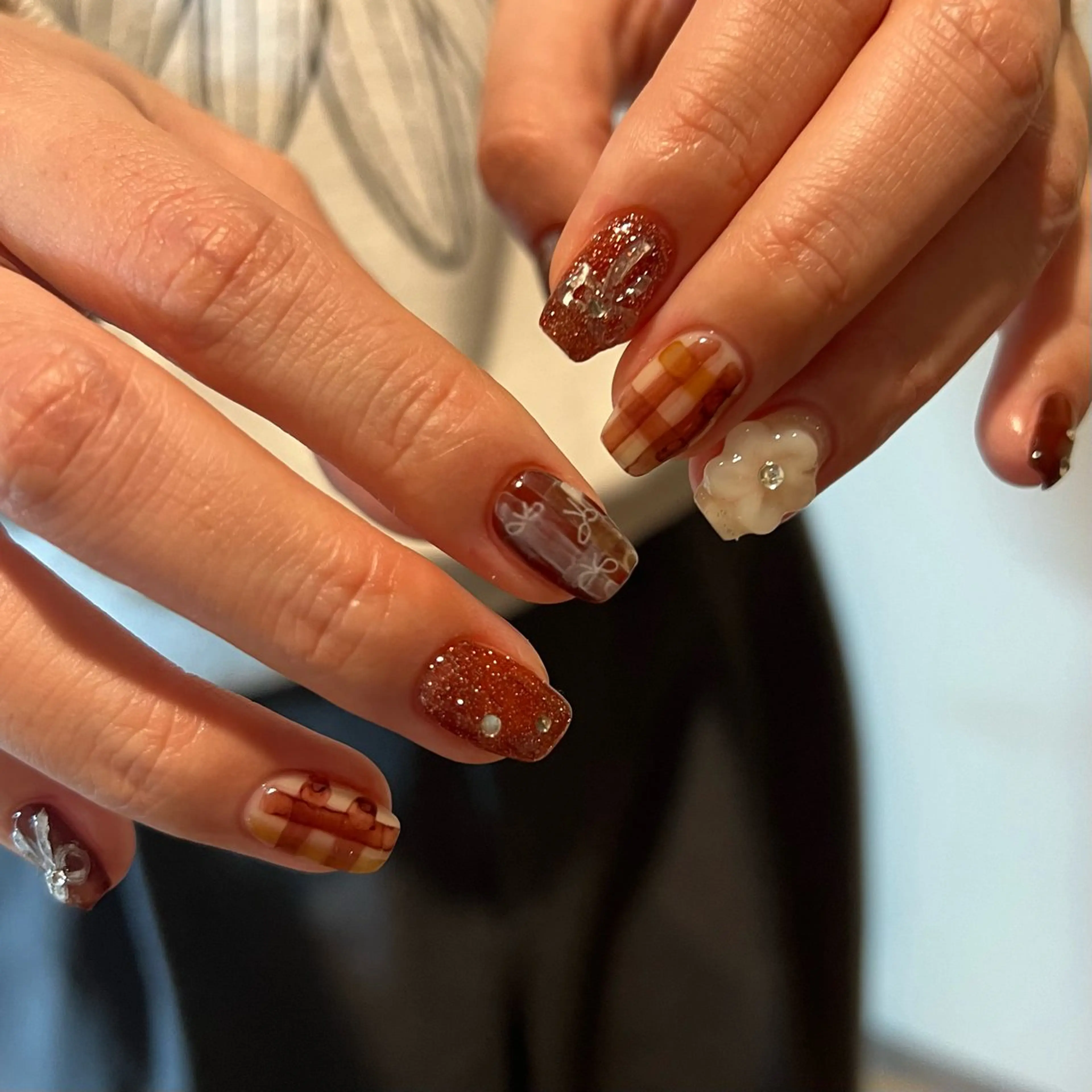 ネイル ボルドー フラッシュネイル リボン kuga amiのネイルデザイン