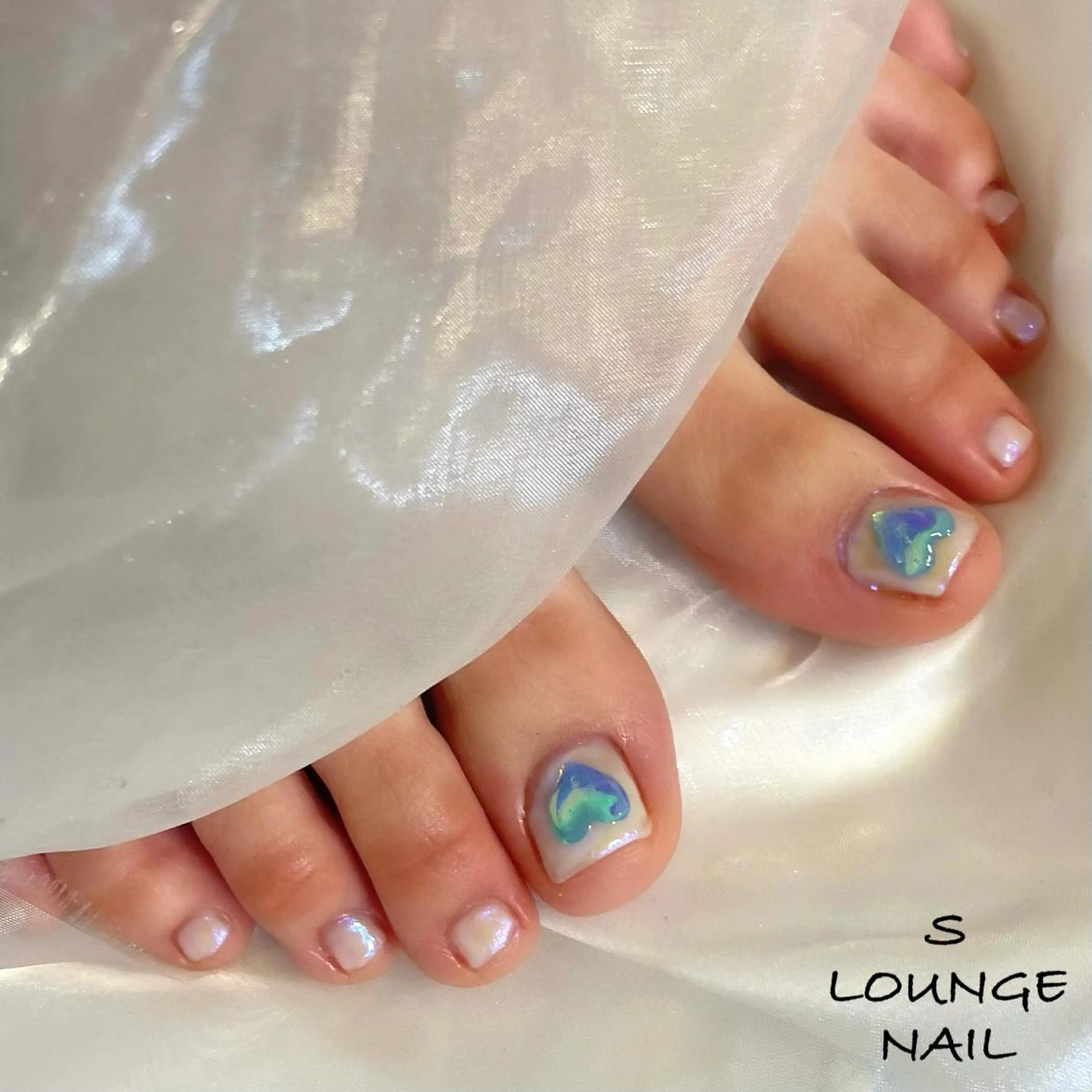 ネイル ハート 氷ネイル・うるうるネイル ハンドネイル フットネイル S LOUNGE NAIL所属・パーツたくさん🍓 SUMIのネイルデザイン