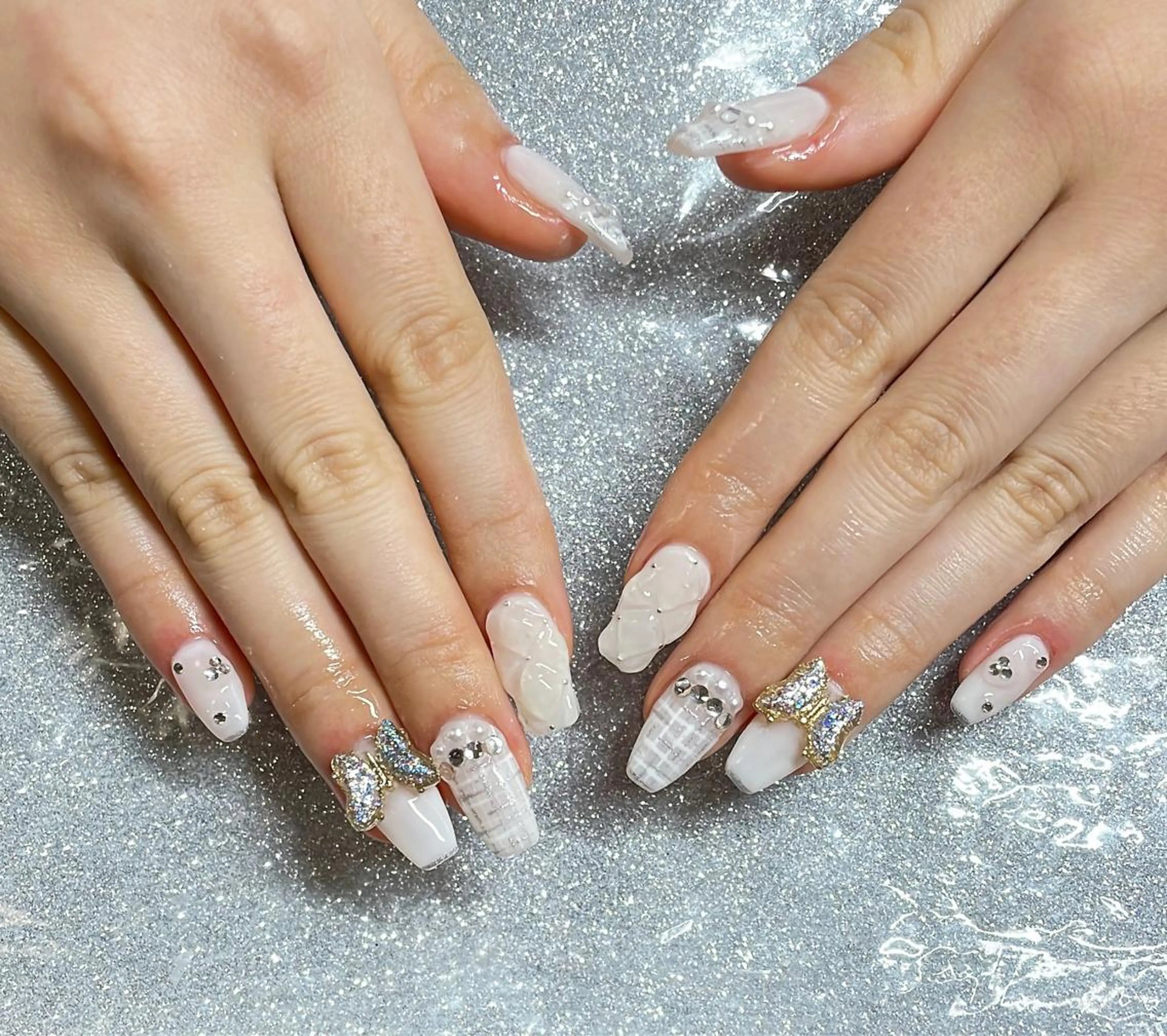 ネイル ハンドネイル VIERU 🌈🎀💖のネイルデザイン