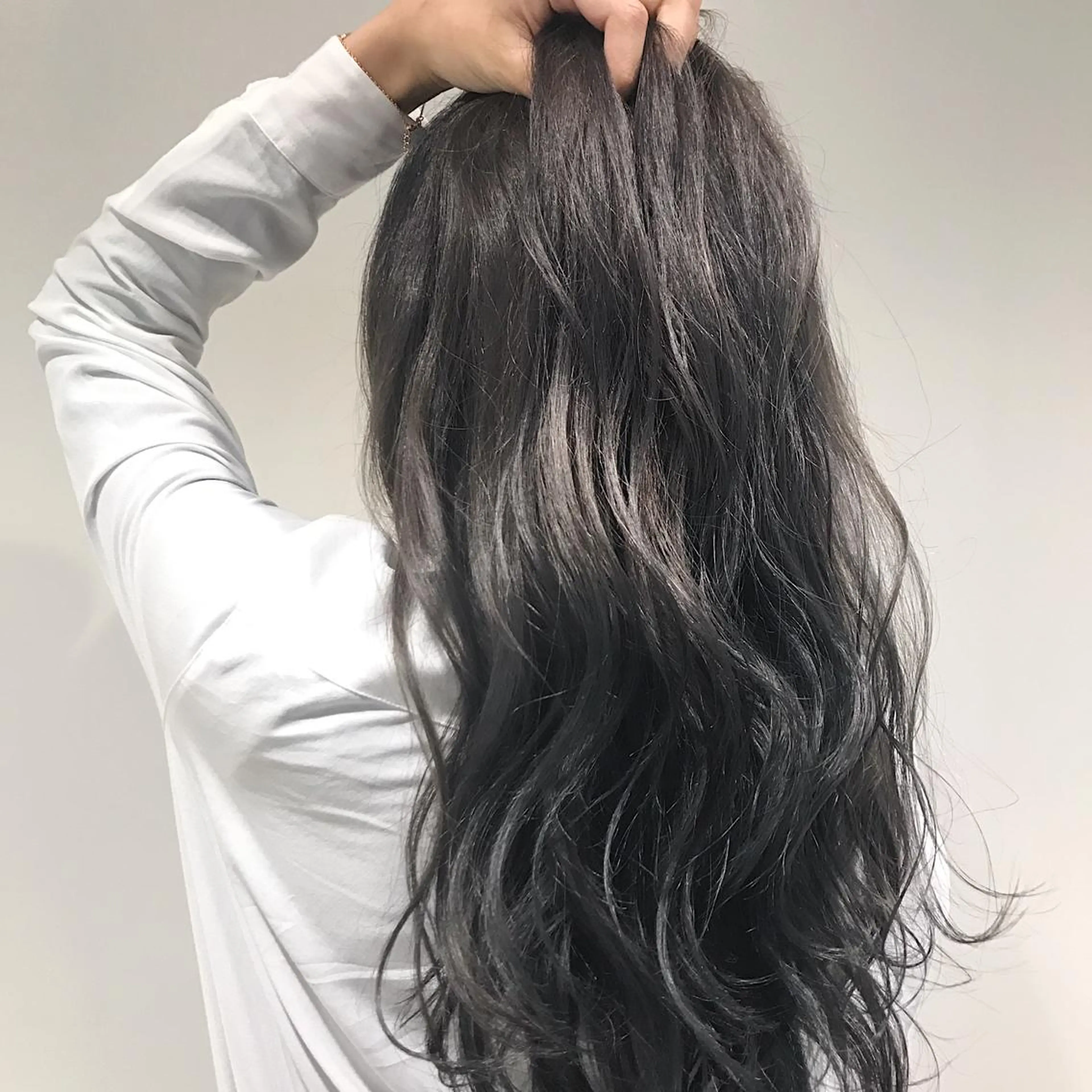 ロング カラー ヘアアレンジ Zina渋谷エリア マネージャShionのヘアスタイル