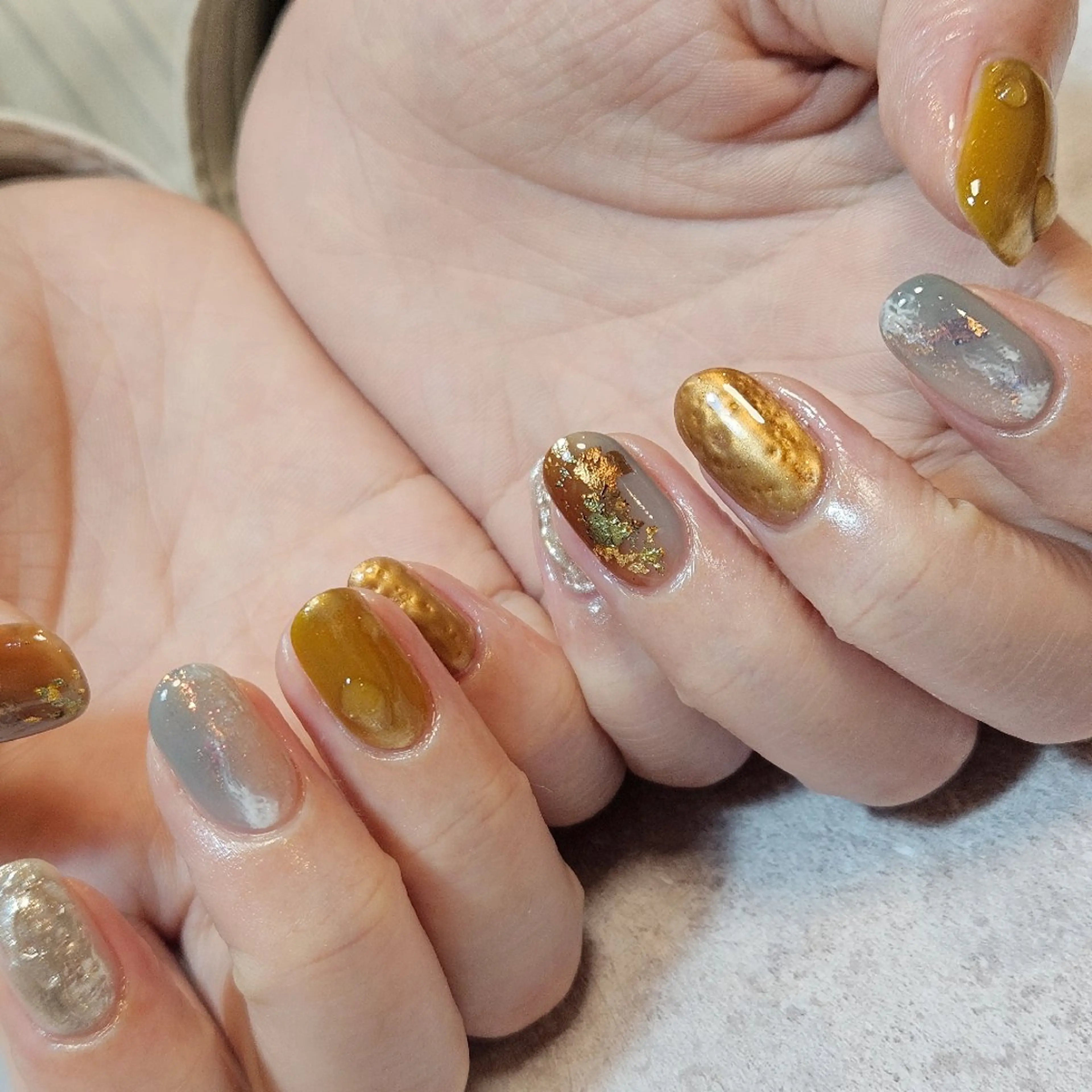 ネイル キラキラネイル ニュアンスネイル 冬ネイル クリスマス ハンドネイル Nailsalon manoのネイルデザイン