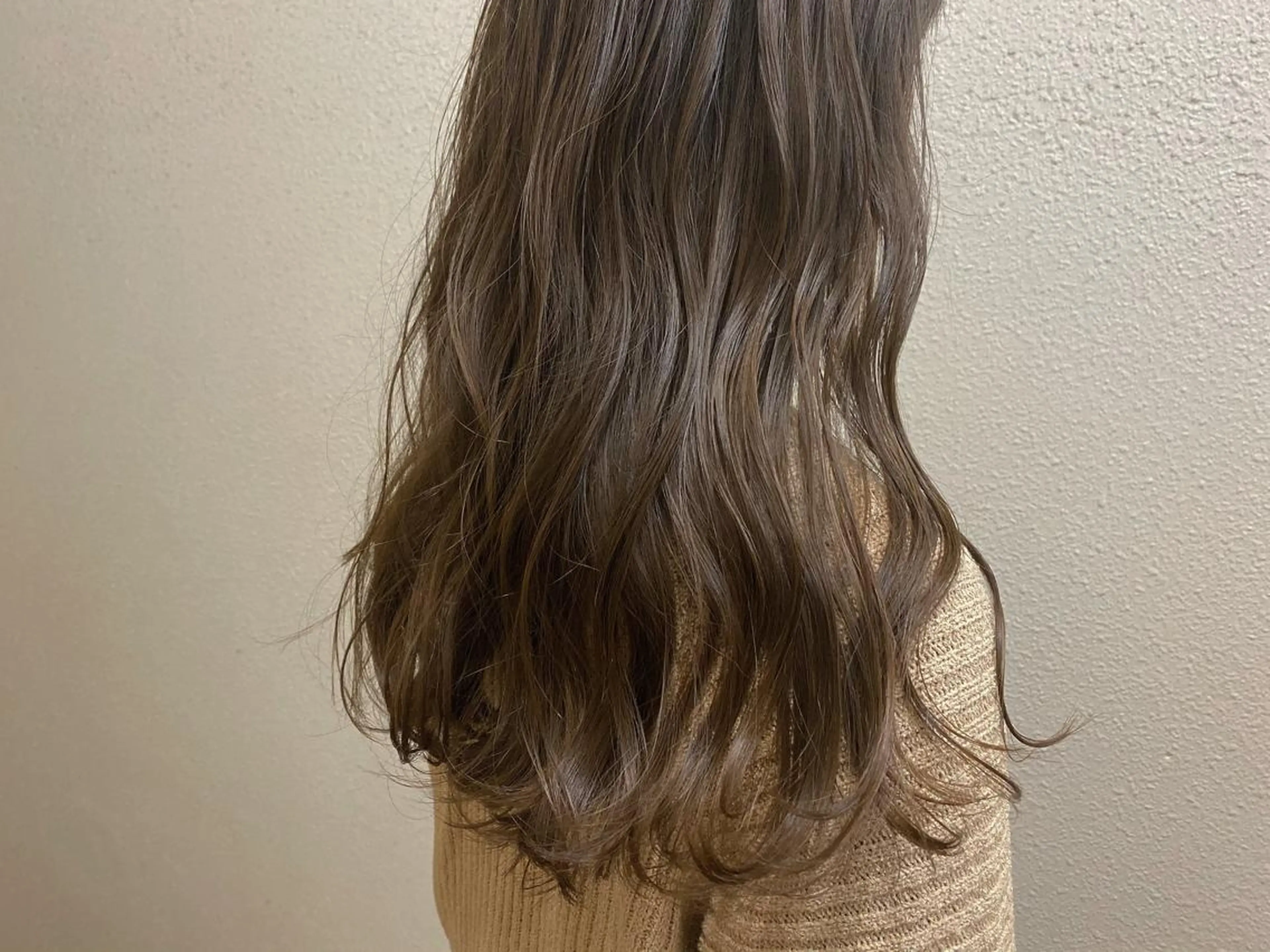 ロング カラー ベージュカラー モカベージュ ヘアカラー トリートメント 半個室女性salon 🩰Natsumiのヘアスタイル