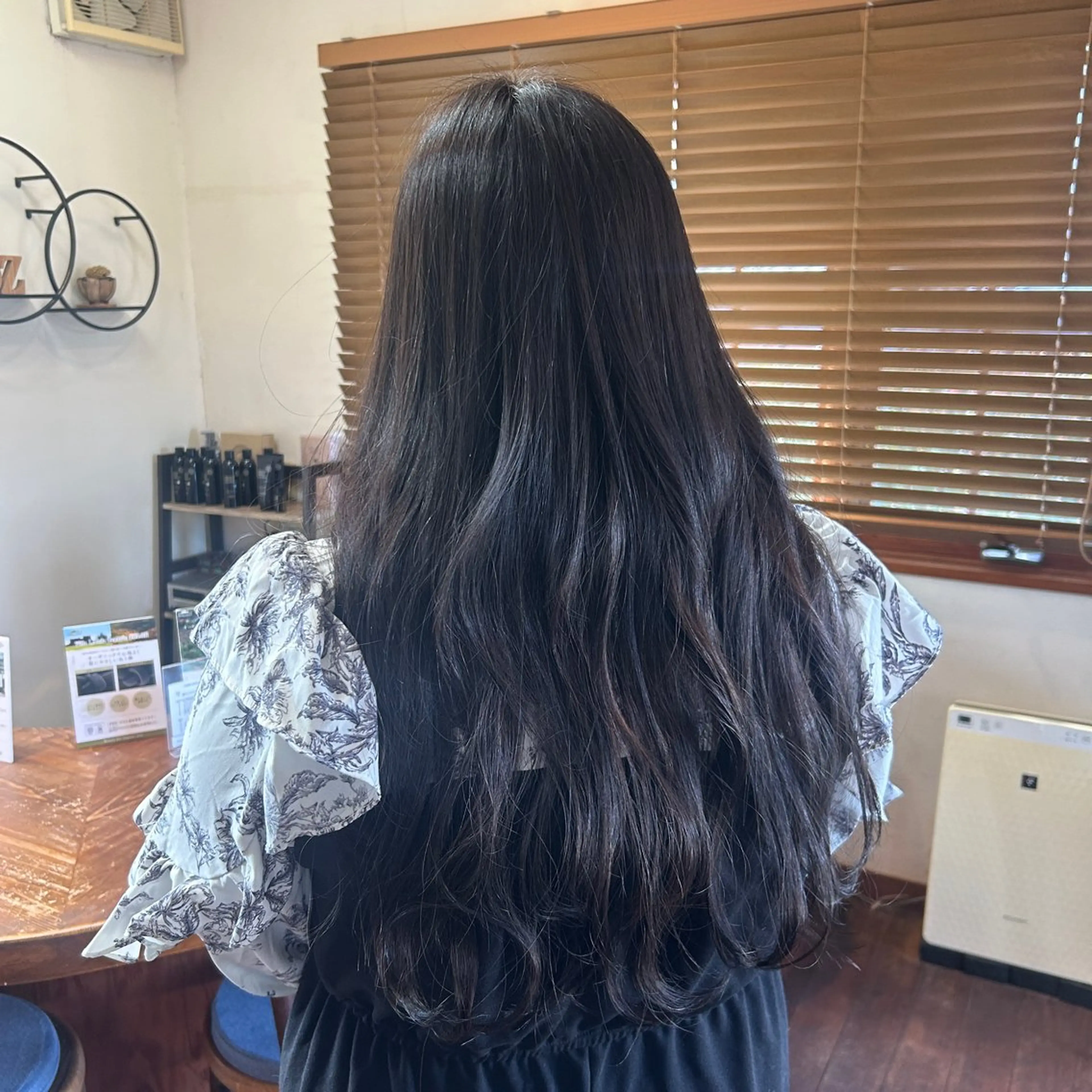 ロング 岡本 妃麗のヘアスタイル