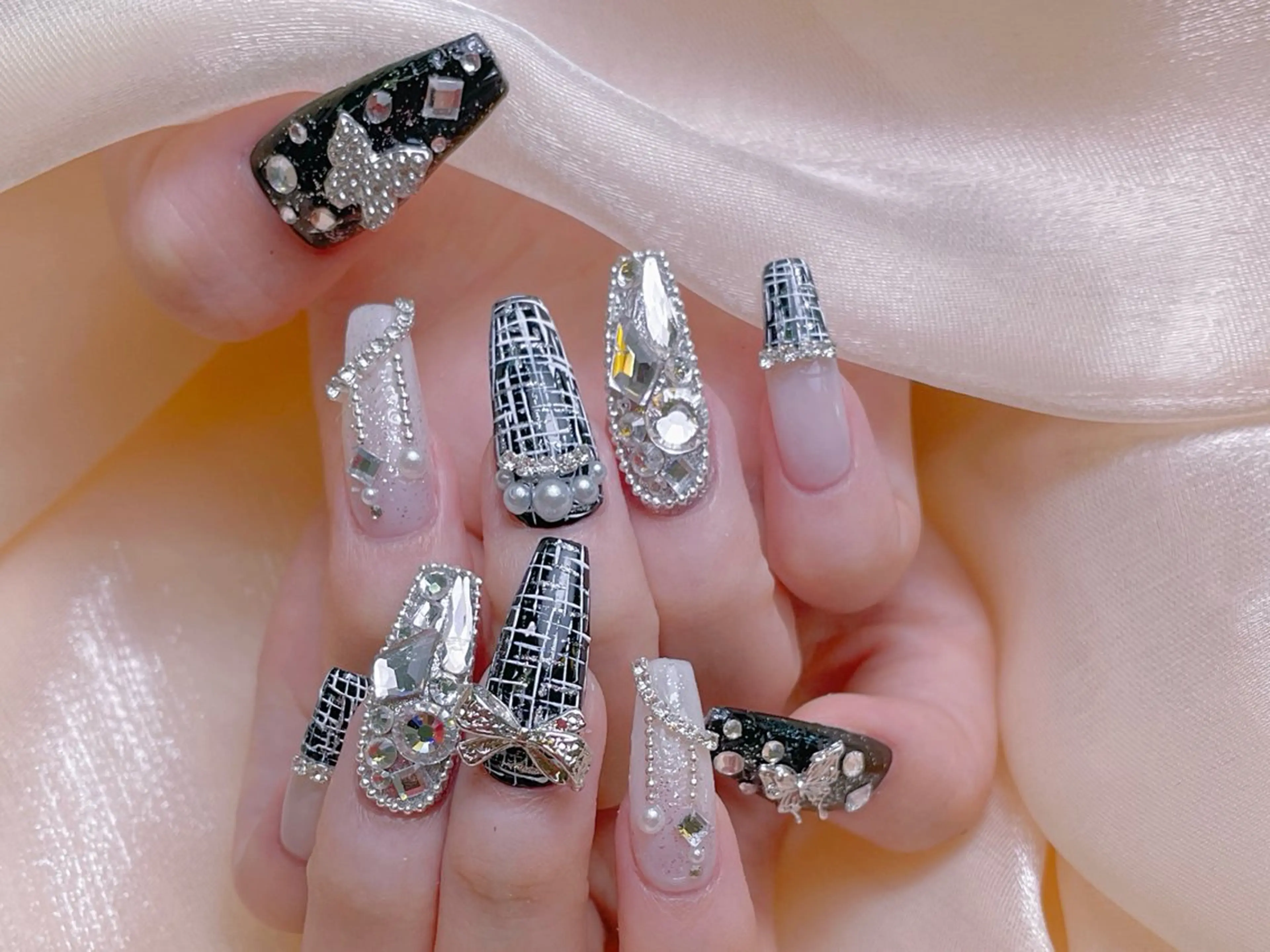 ネイル クリアネイル ロングネイル マグネットネイル 大理石ネイル(マーブル) 春ネイル princess👑 木戸 唯のネイルデザイン