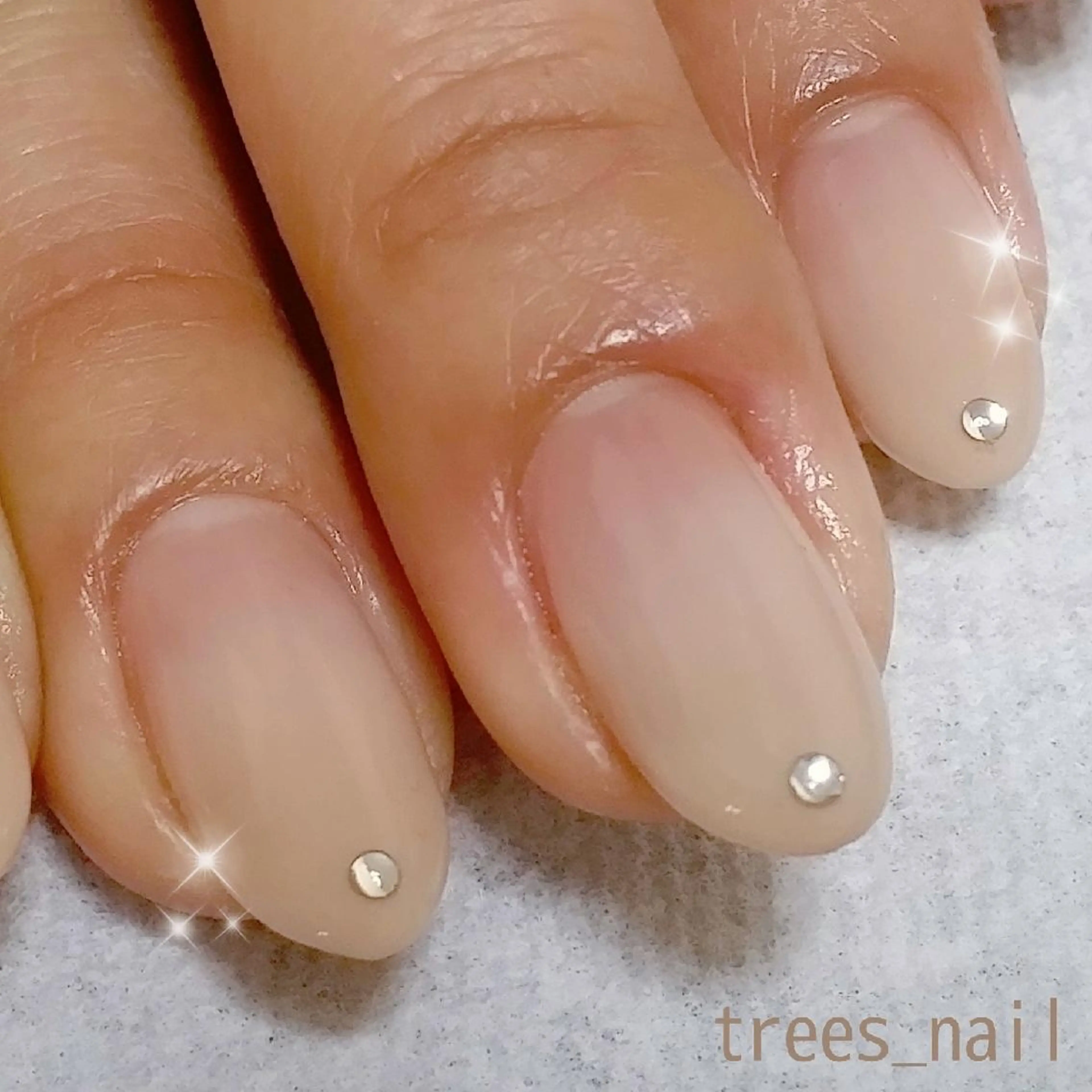 ネイル グラデーション オフィスネイル シンプルネイル trees_ nailのネイルデザイン