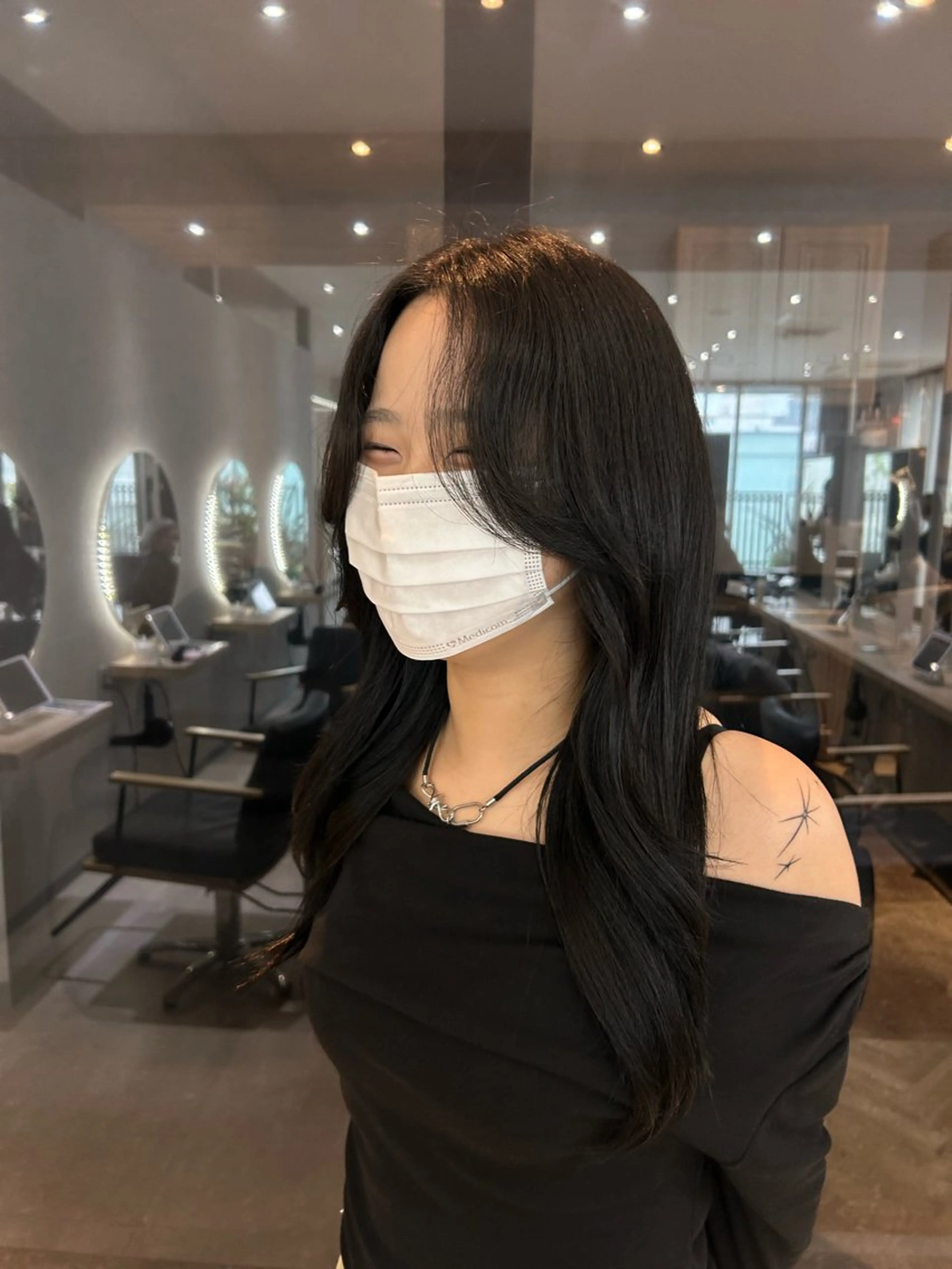 ロング カラー ハッシュカット🖤✨ 顔周り/韓国ヘアのヘアスタイル