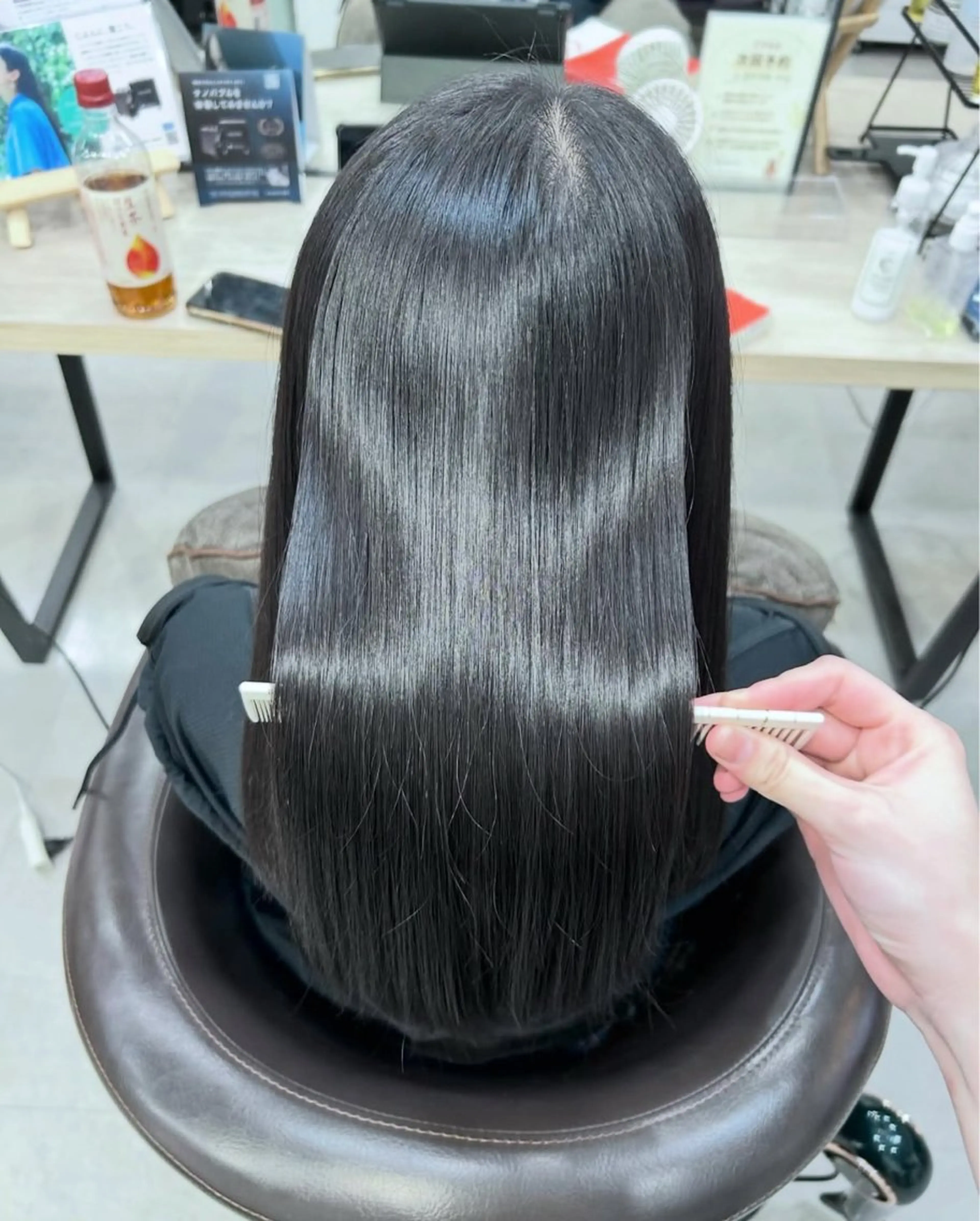 ロング 縮毛矯正 光を纏うツヤ感ロング Natsuki🤍のヘアスタイル