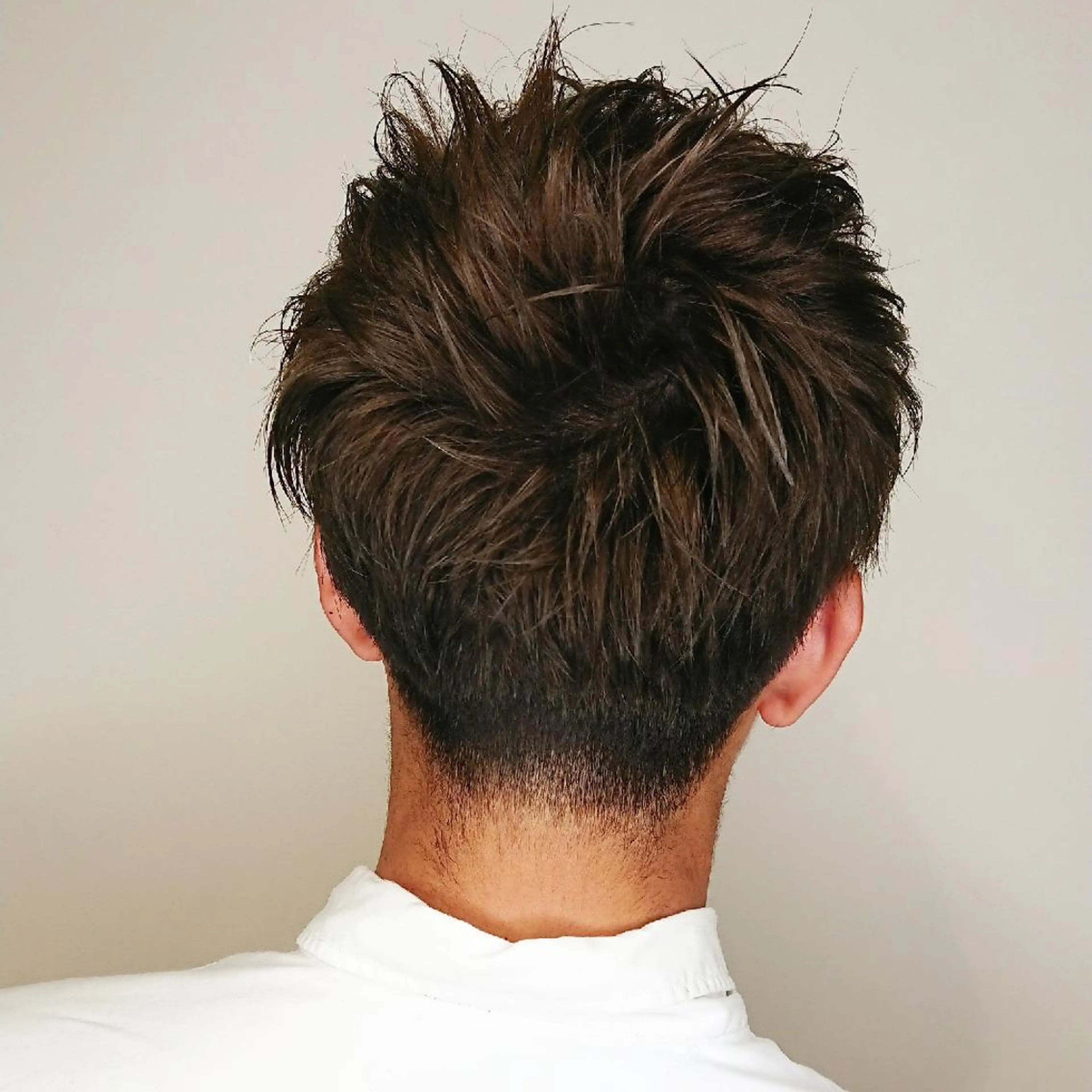 メンズ アップバング メンズブリーチ マッシュ メンズパーマ カット パーマ ブリーチ/ヘアケア/ 艶髪/イギチハルのヘアスタイル