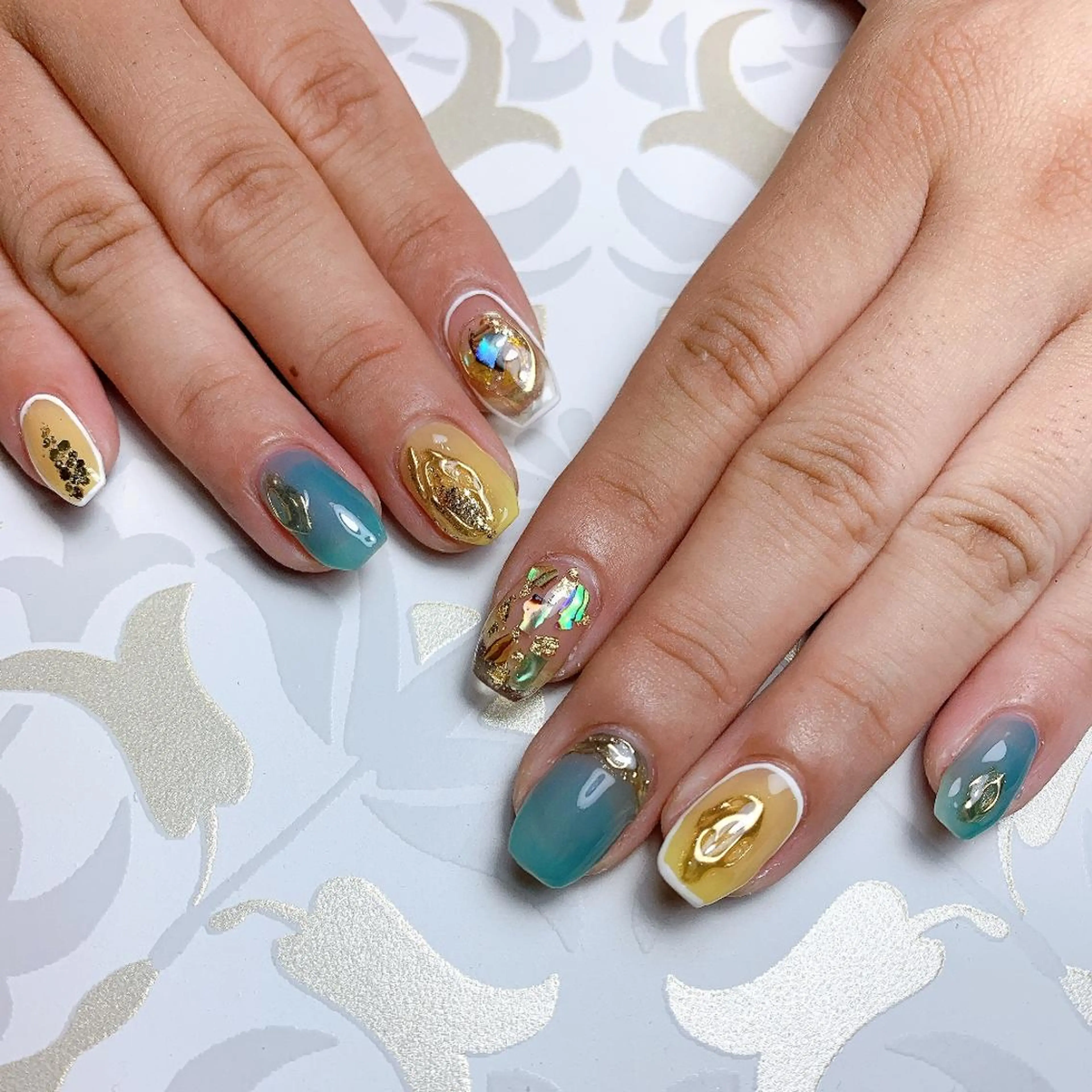 セミロング ネイル ニュアンスネイル ☺︎山部 志麻☺︎のネイルデザイン