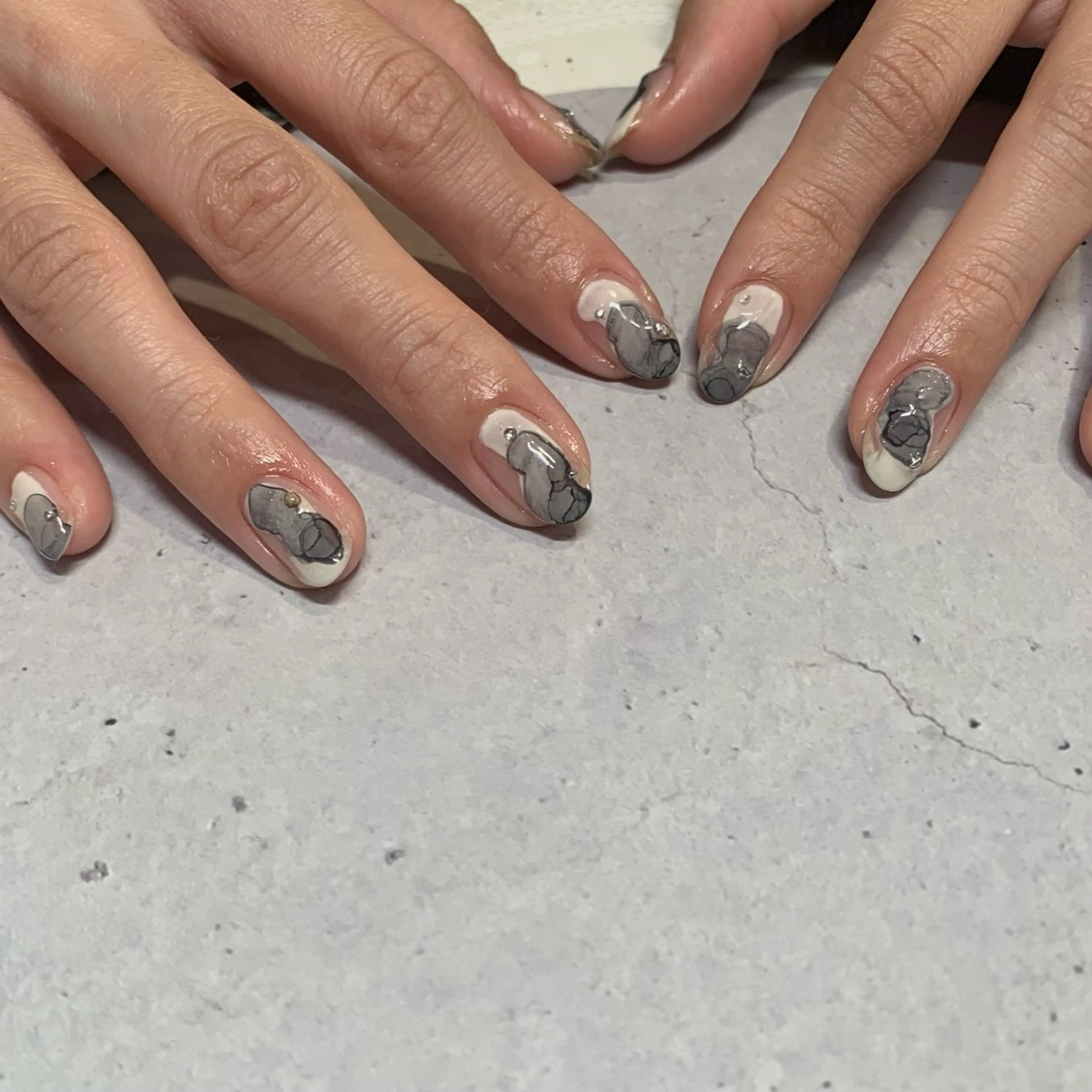 ネイル ハンドネイル chika .のネイルデザイン