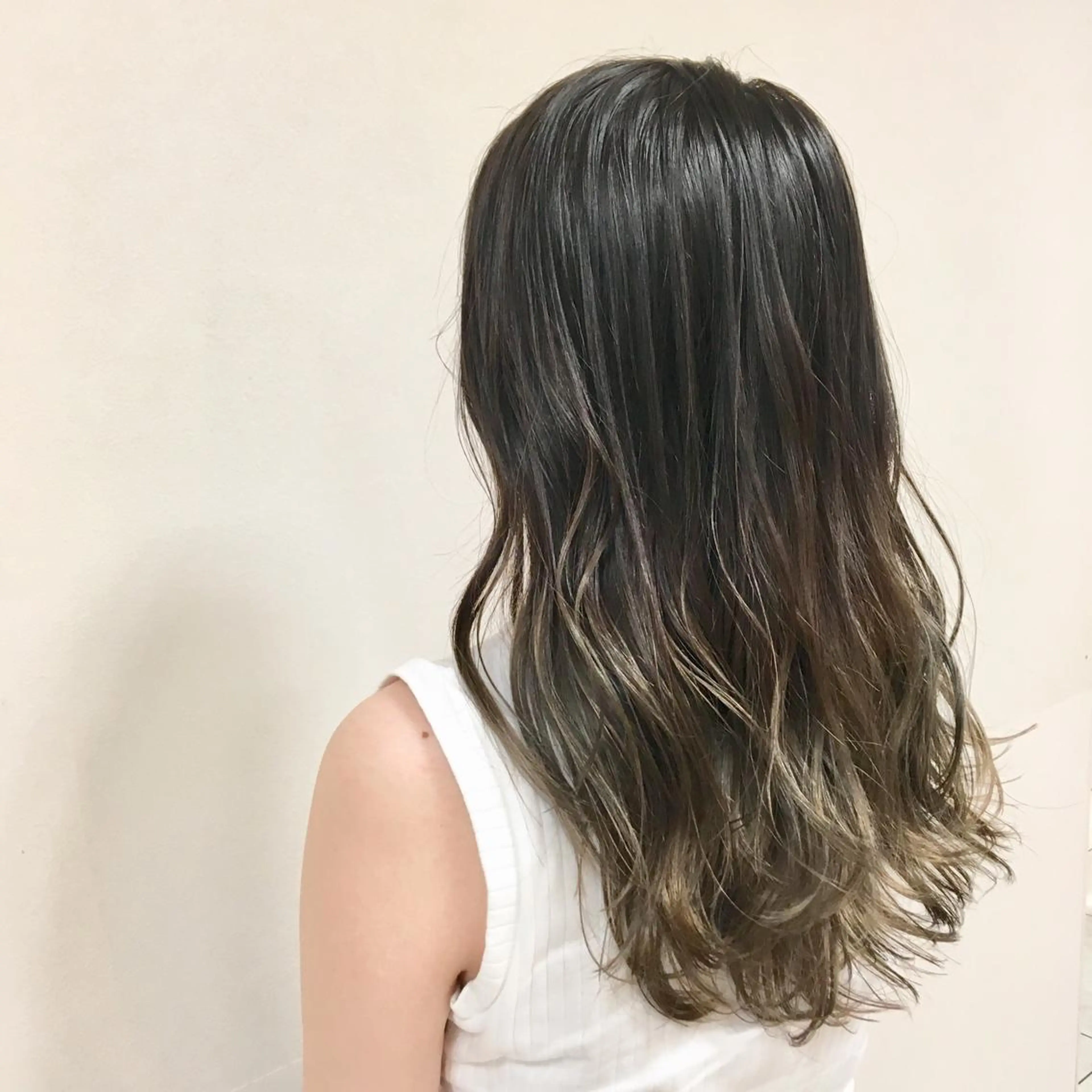 ロング カラー ヘアアレンジ ヘアカラー トリートメント 【Sweep】おじま のぞみのヘアスタイル