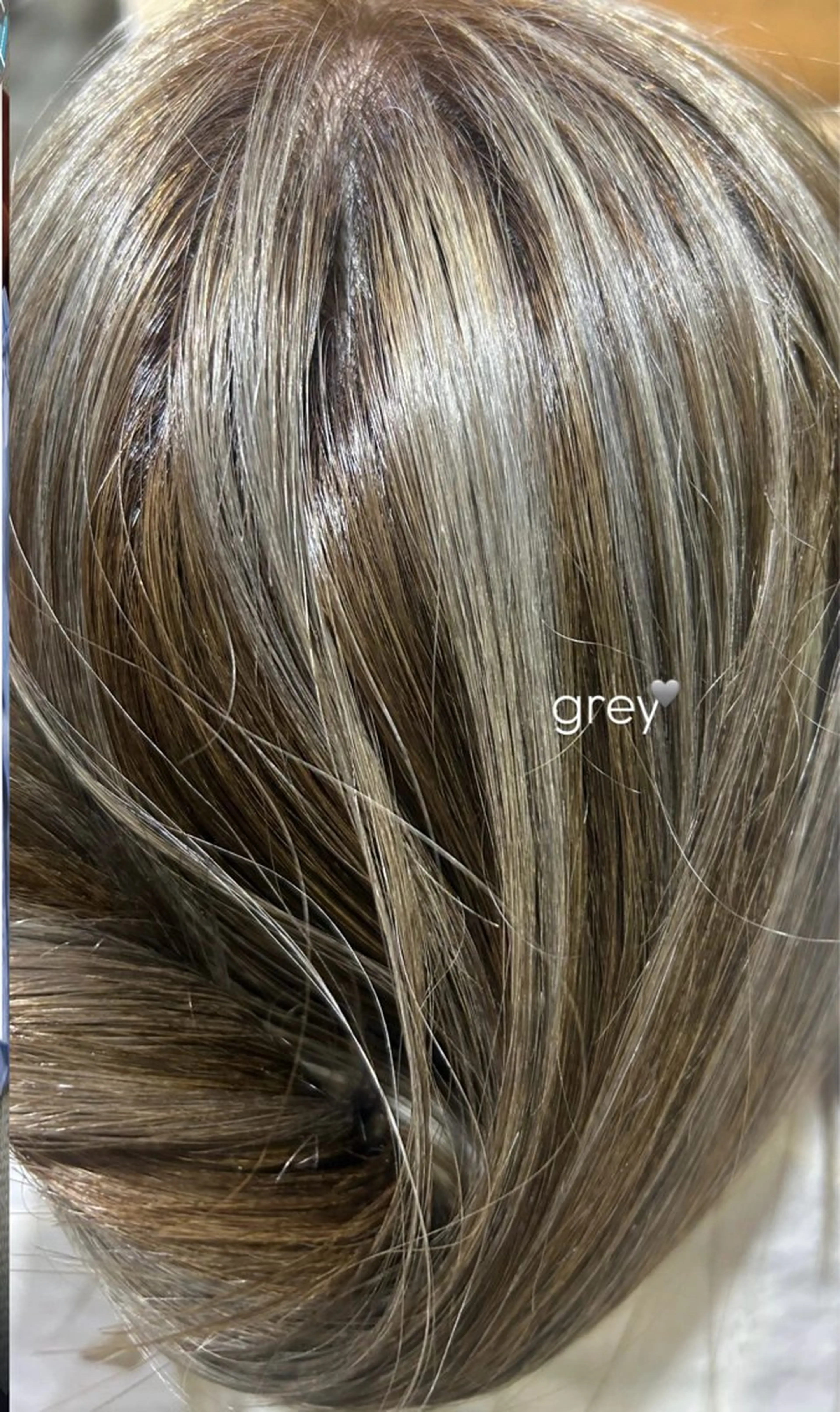 カラー デザインカラー MI KUのヘアスタイル