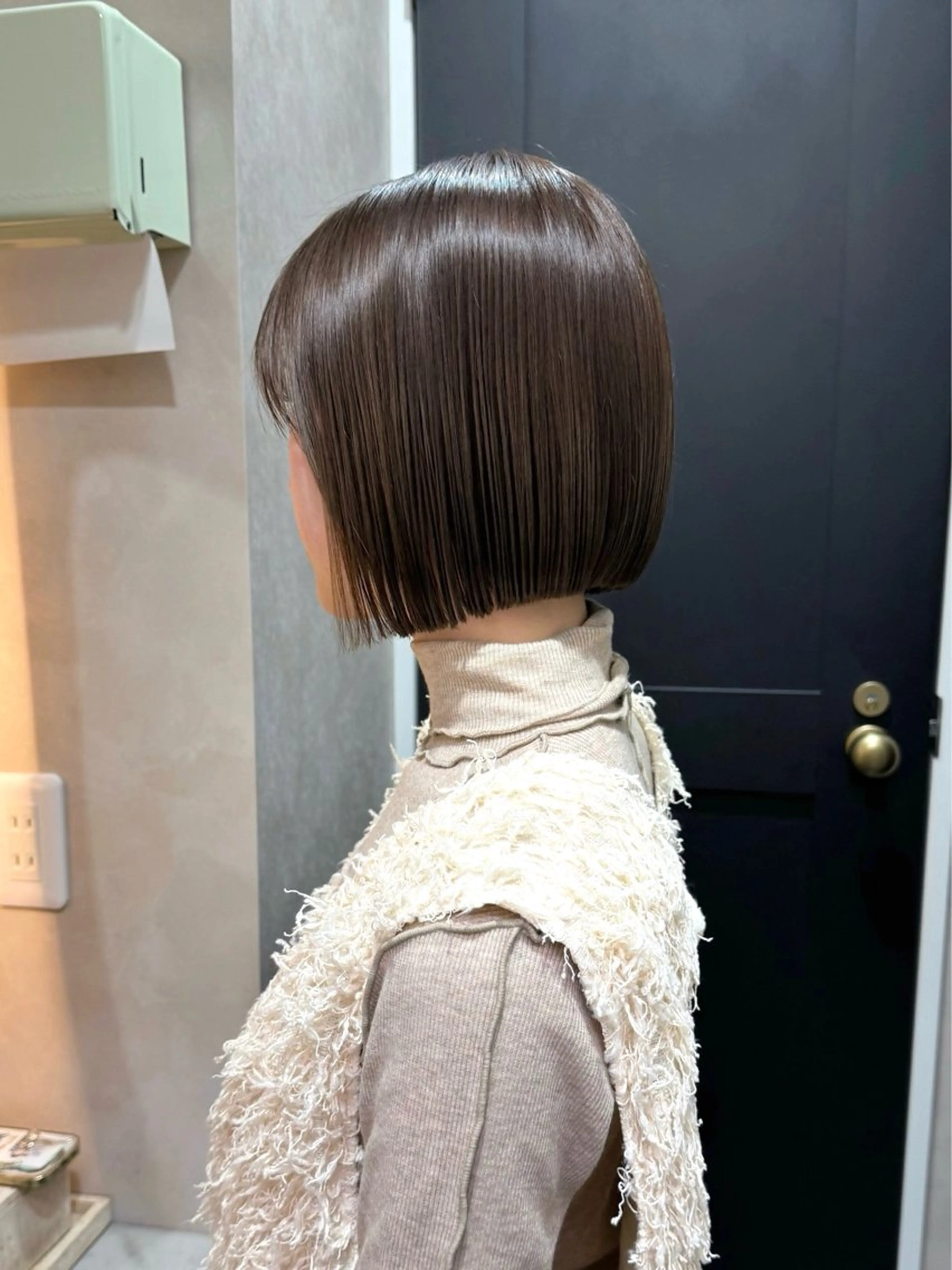 ショート カラー ボブ/レイヤー/ グレージュ/moyuのヘアスタイル