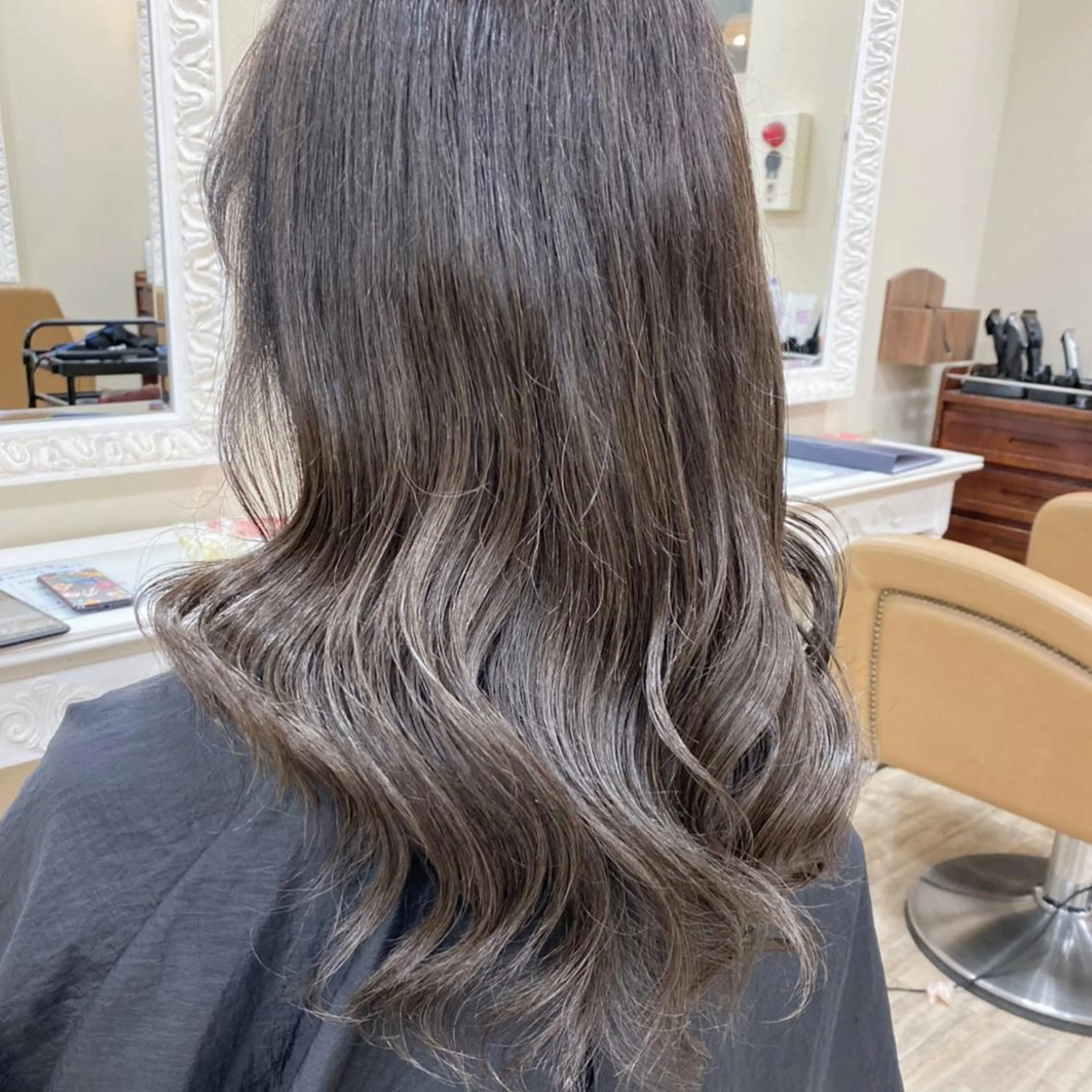 カラー SALOWIN栄 高須大貴のヘアスタイル