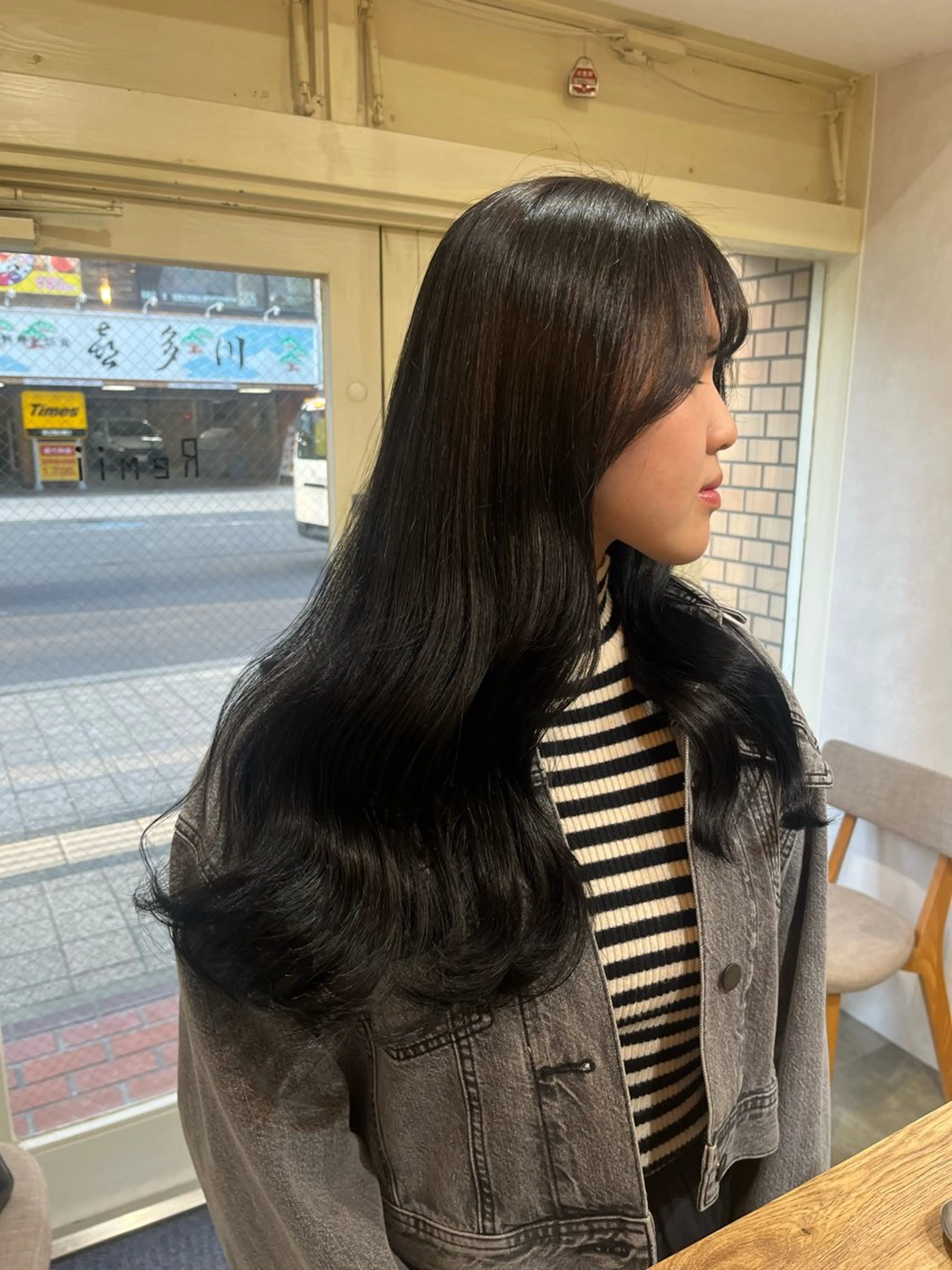 ロング カラー ミジュ/ ハイトーンのヘアスタイル