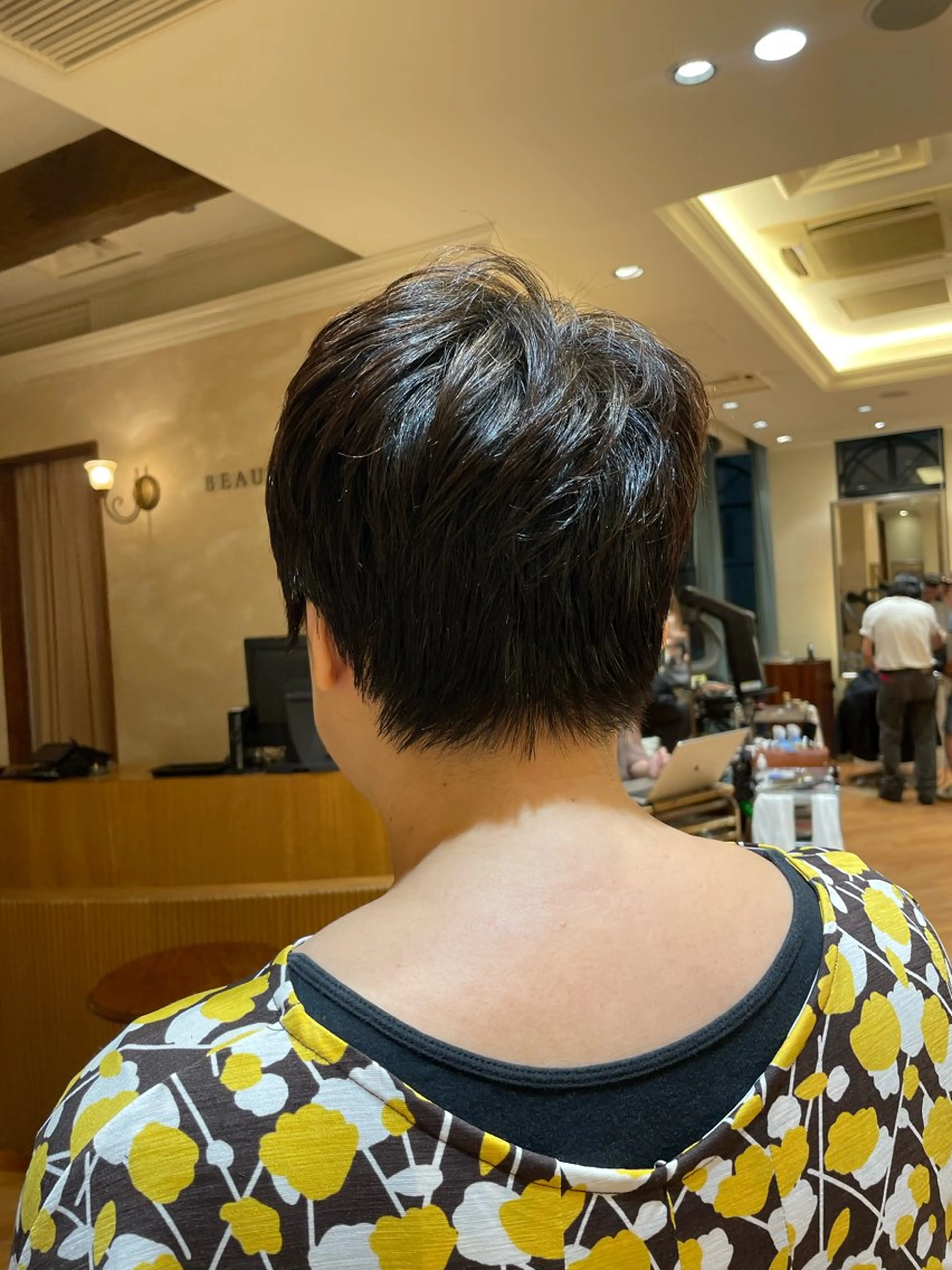 ショート ボブ ホノカのヘアスタイル