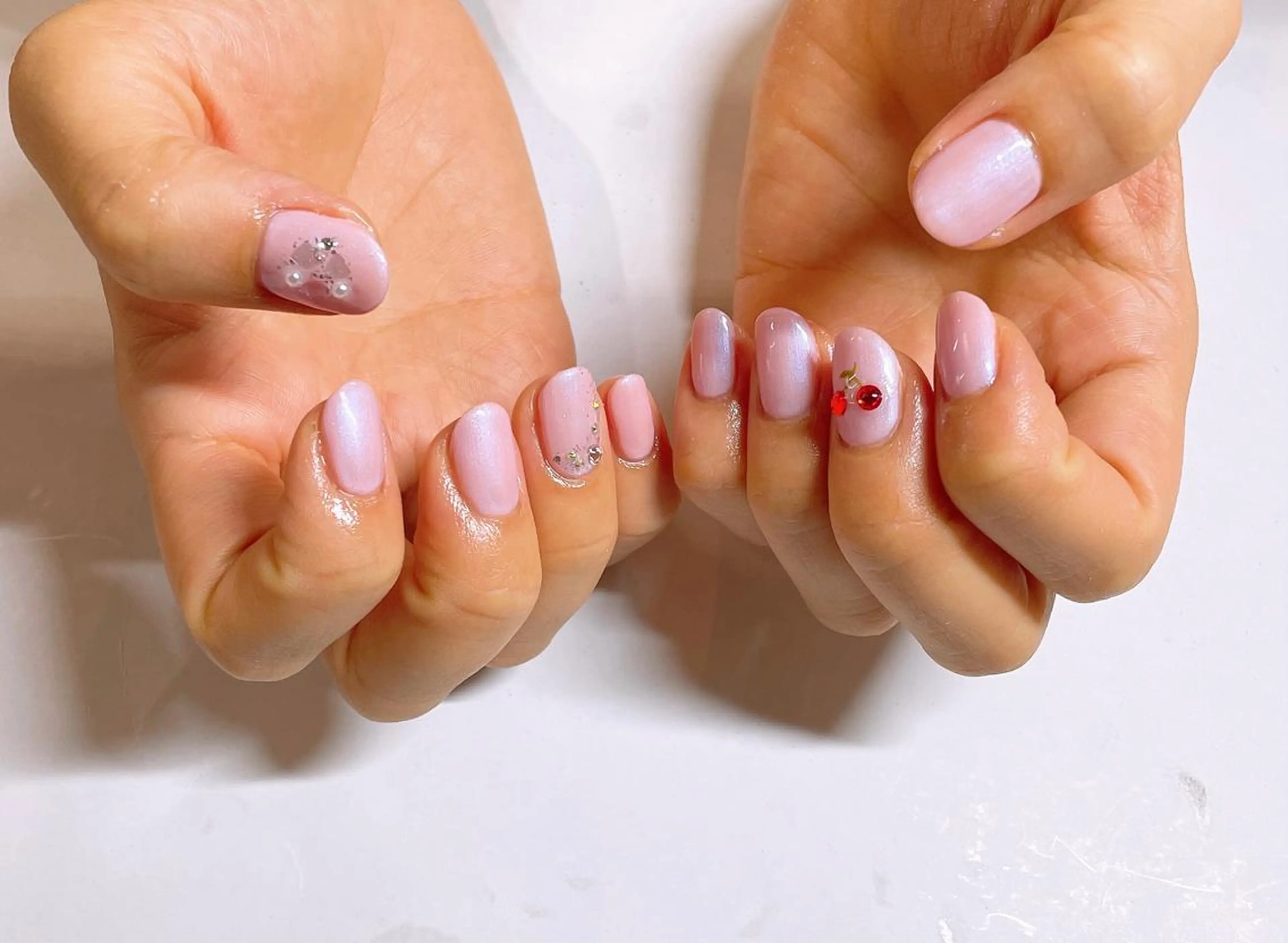 ネイル ハンドネイル VIERU 🌈🎀💖のネイルデザイン