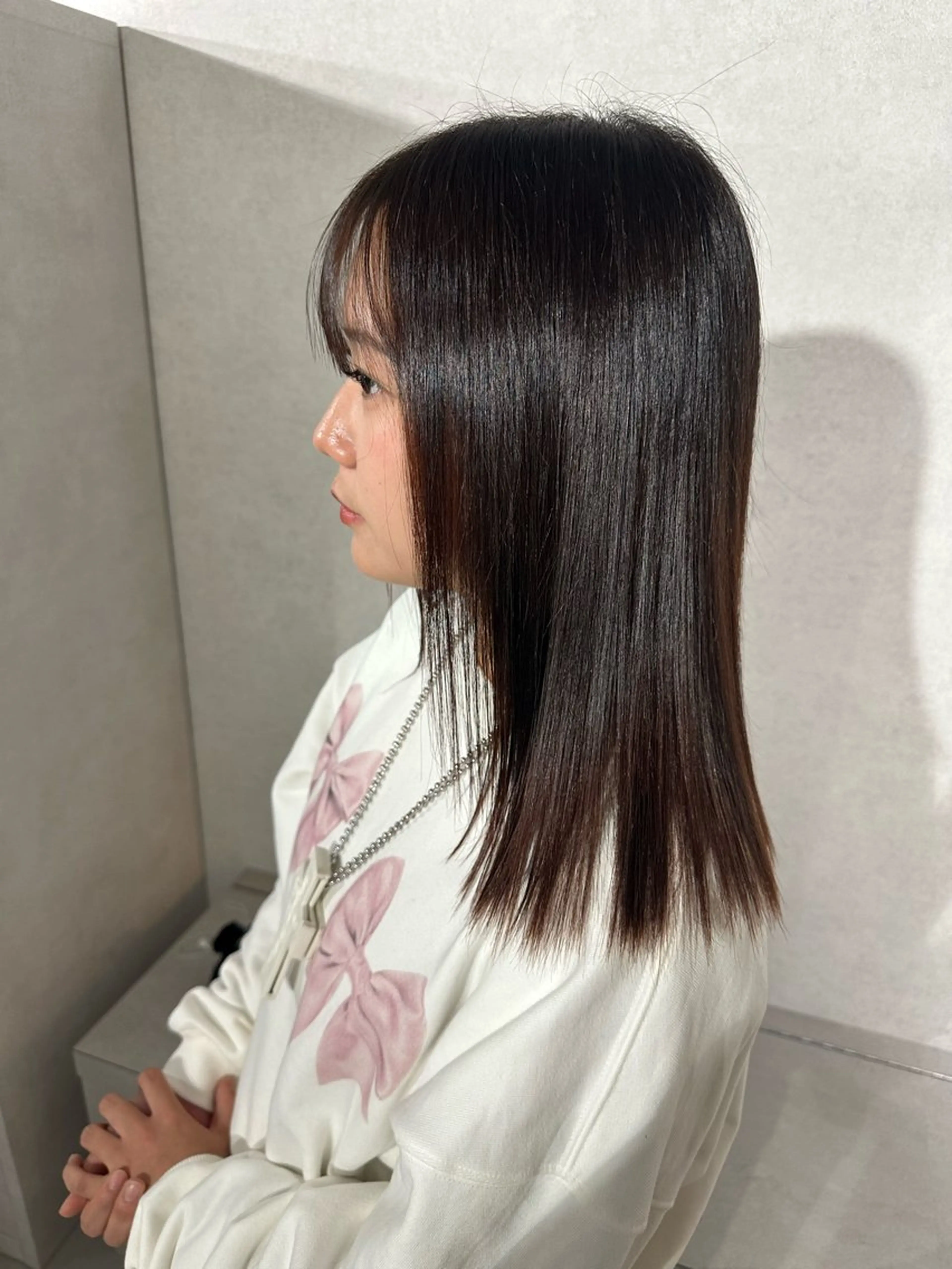 セミロング 縮毛矯正 🫧MANA レイヤーカット🌙のヘアスタイル