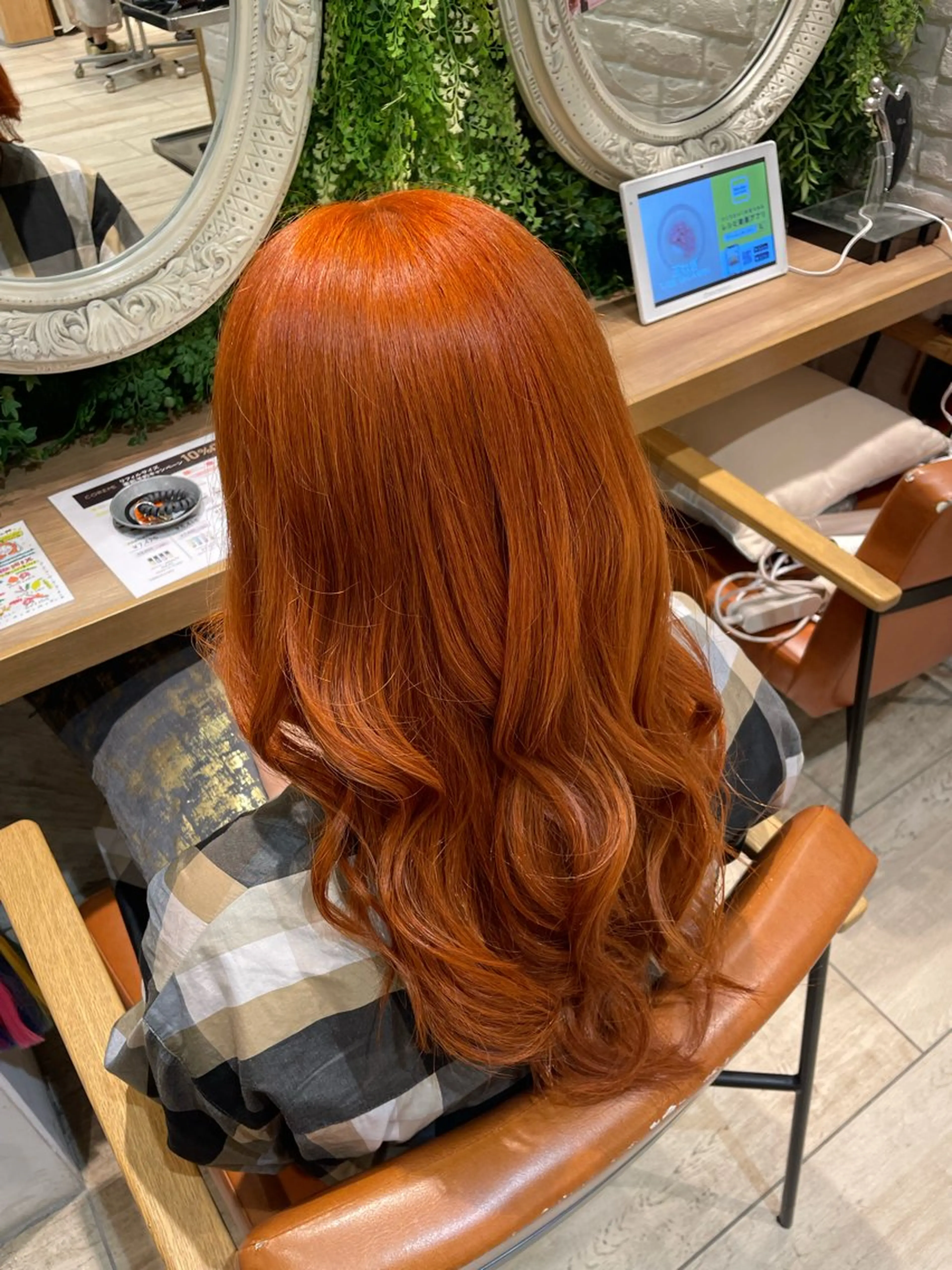 ロング カラー ハイトーンカラー オレンジ 横浜パーマ🌐メンズ 暖色カラーもえかのヘアスタイル