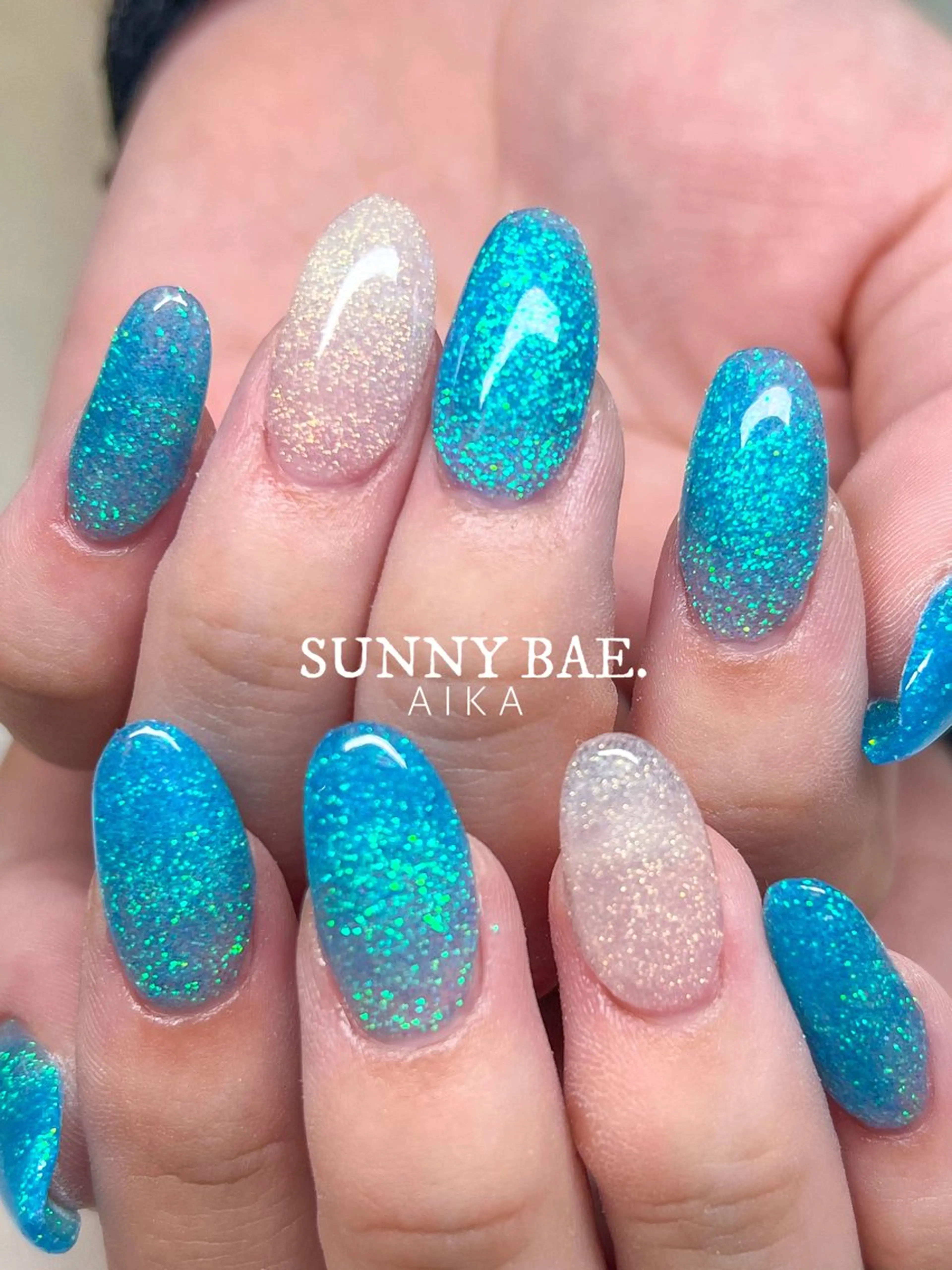 ミディアム ネイル アートネイル ジェルネイル キラキラネイル ロングネイル 持ち込み Made By AIKAのネイルデザイン