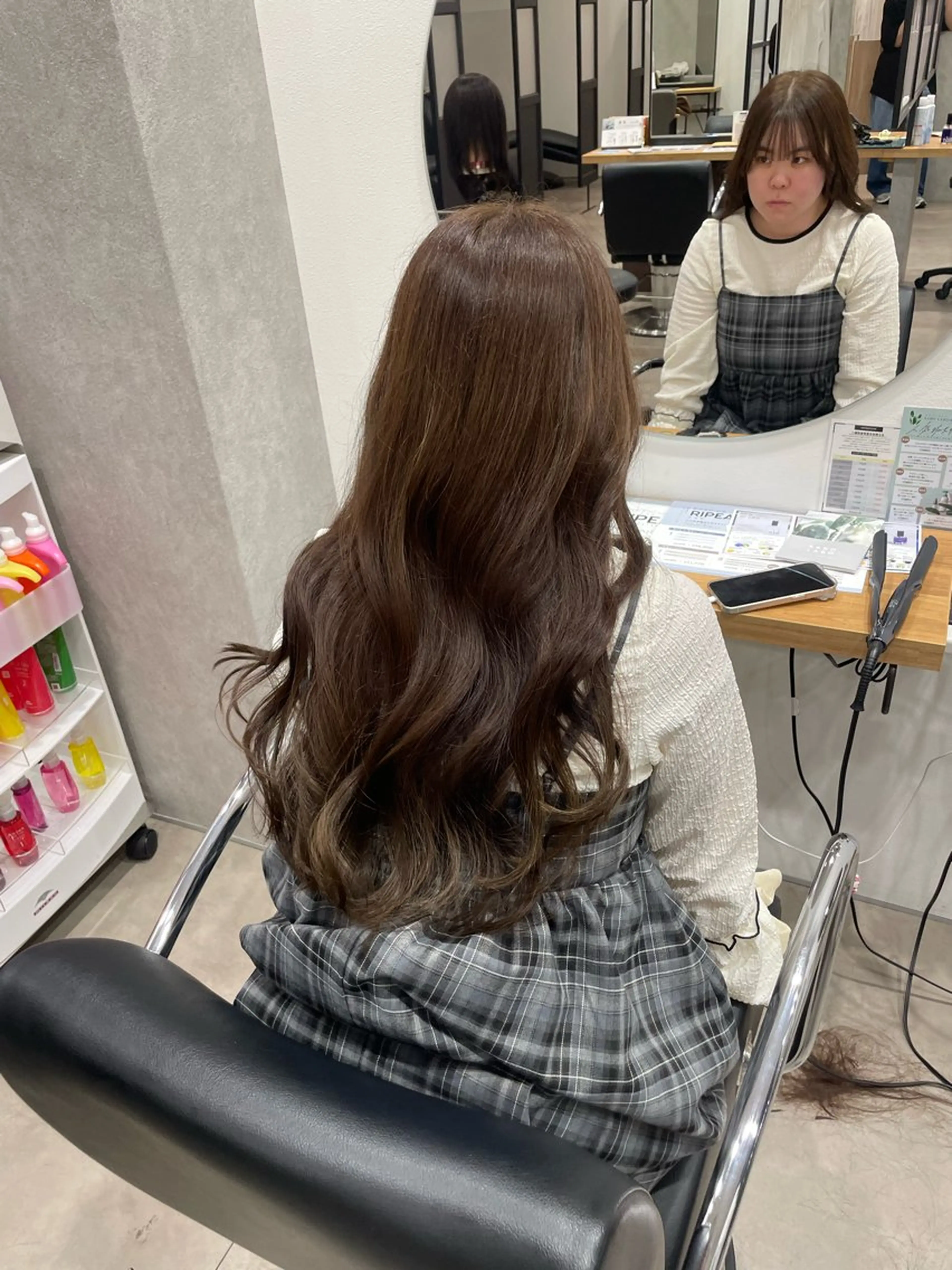 ロング カラー ベージュカラー オリーブベージュ ヘアカラー 佐藤 由依/水光カラーのヘアスタイル