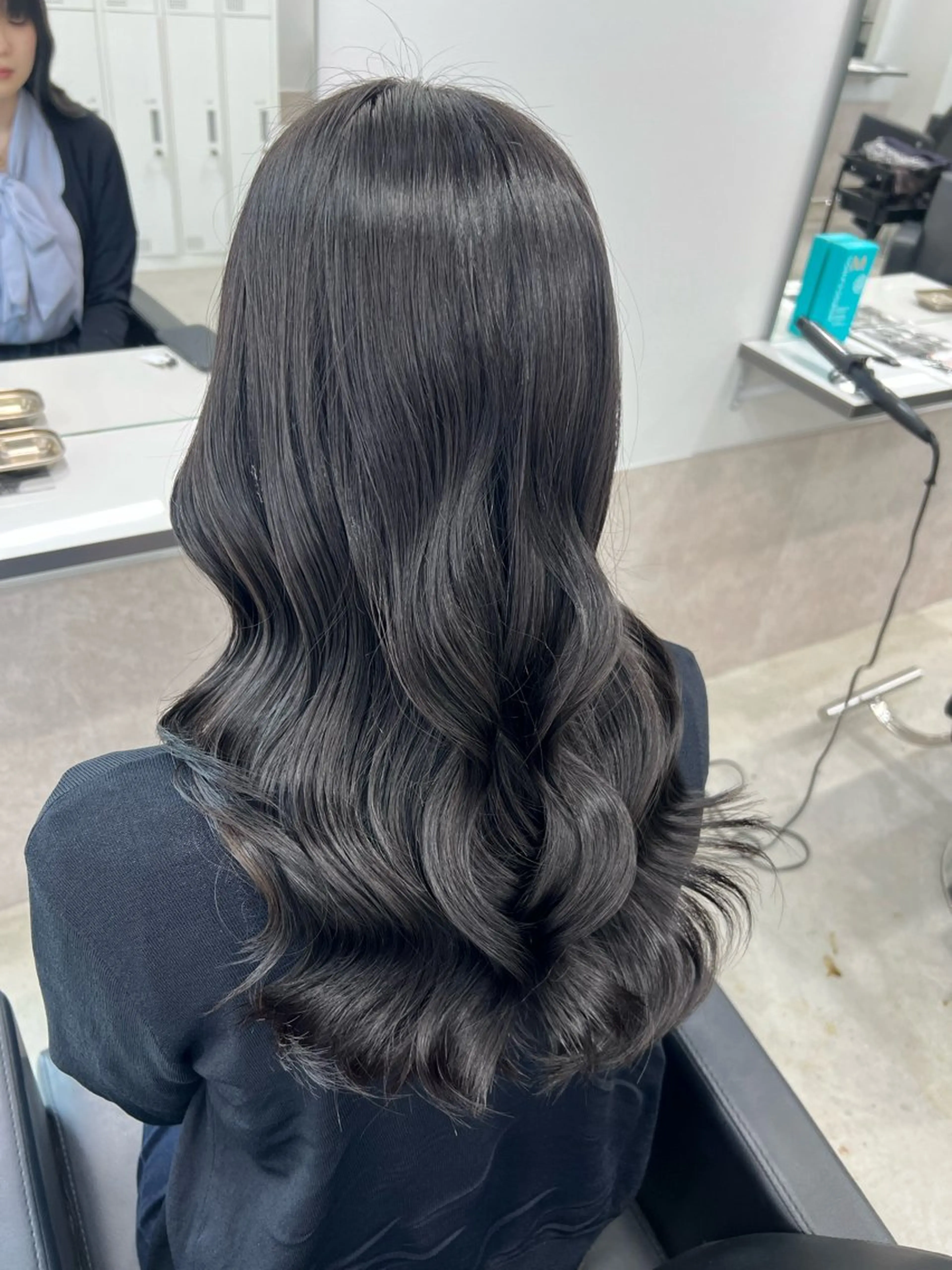 セミロング ヘアカラー maya レイヤーカットのヘアスタイル