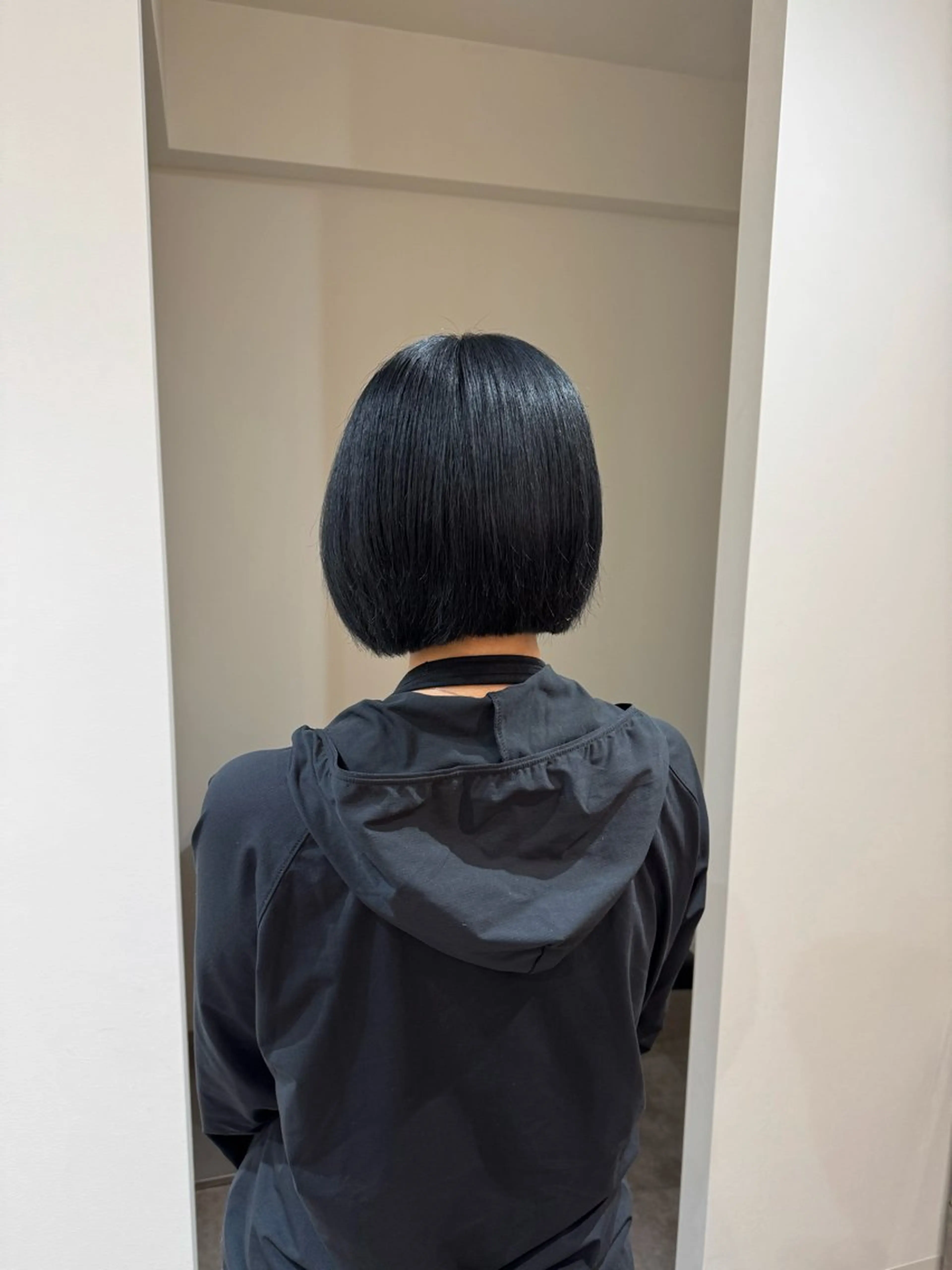 ショート カラー 大人な抜け感レイヤー remi🖤のヘアスタイル
