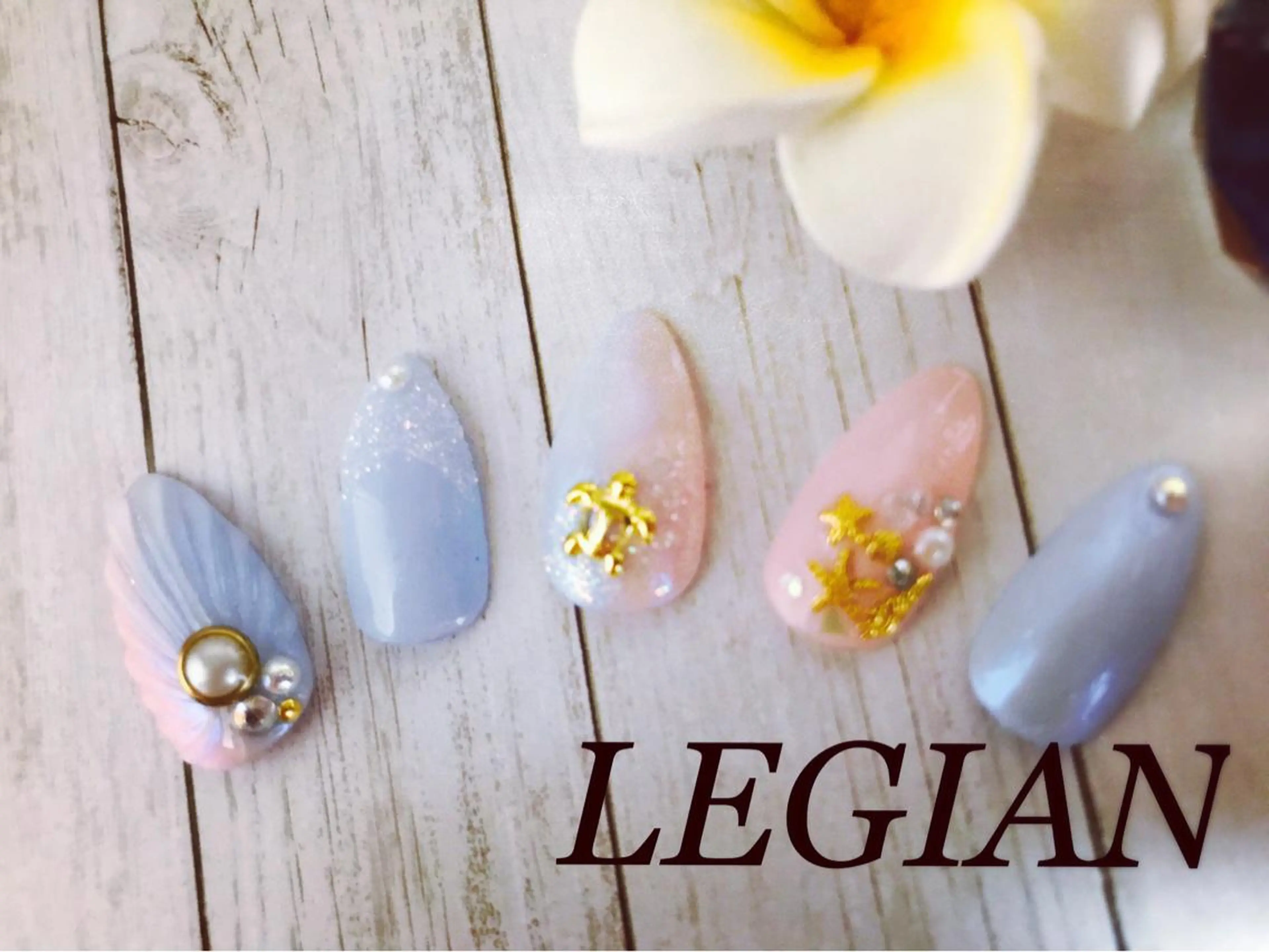 ネイル ブルー グラデーション ピンク 古川 真理枝のネイルデザイン