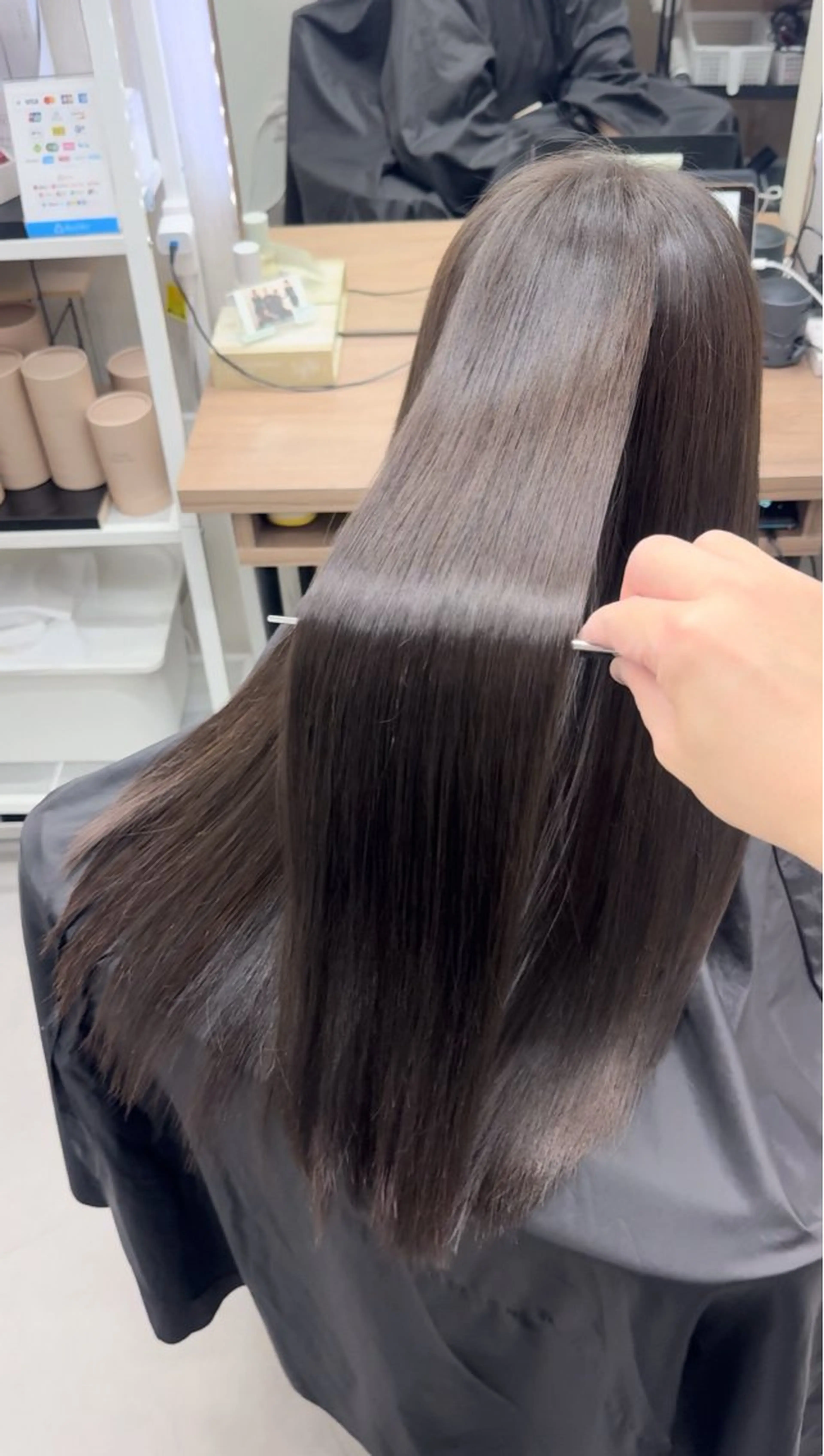 ロング カラー アディクシーカラー イルミナカラー クオルシアカラー 髪質改善 韓国風ヘア The Apartment of Solon 船橋 2nd所属・艶髪改善師/高橋潤 /レイヤーカットのヘアスタイル
