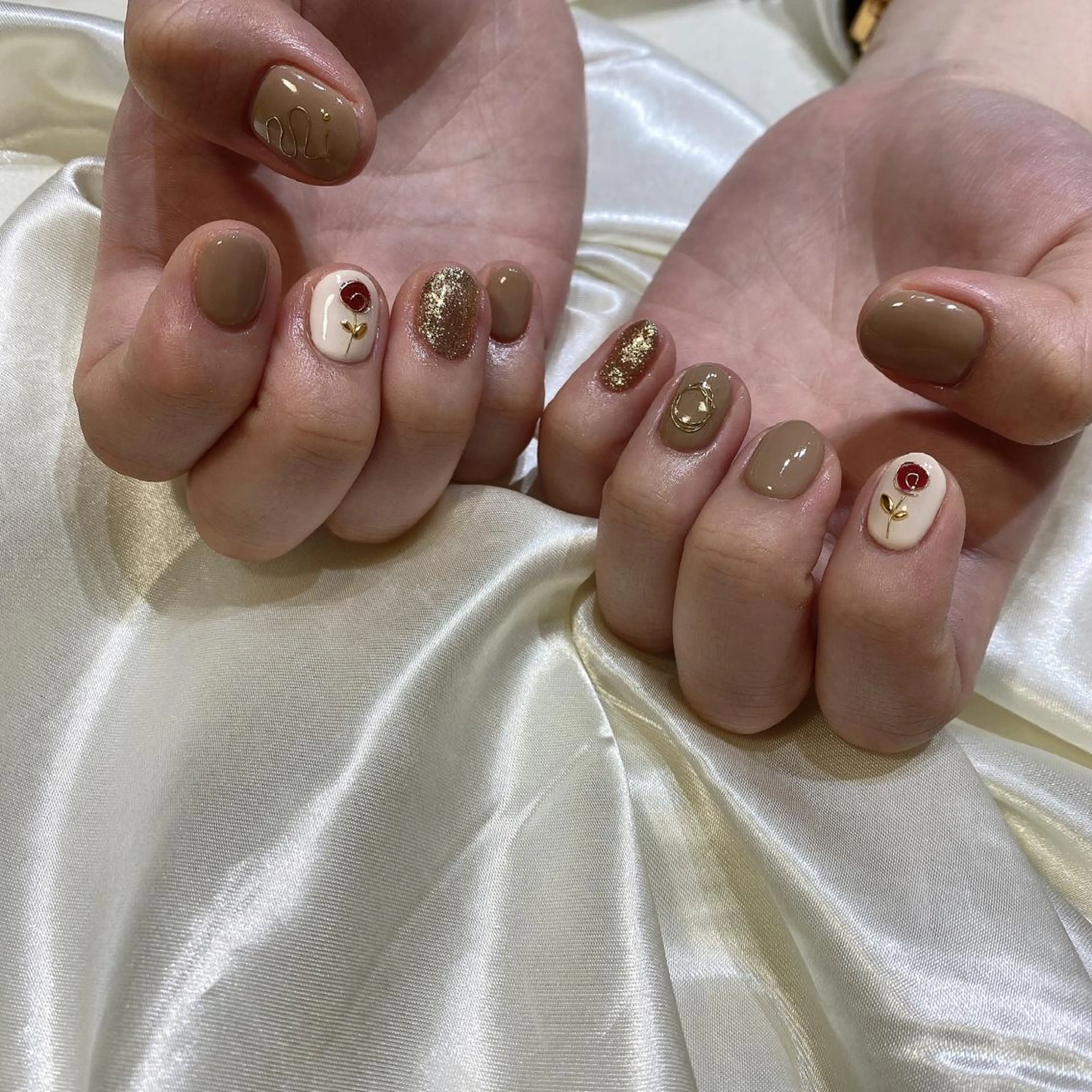 ネイル ハンドネイル 西岡 杏のネイルデザイン