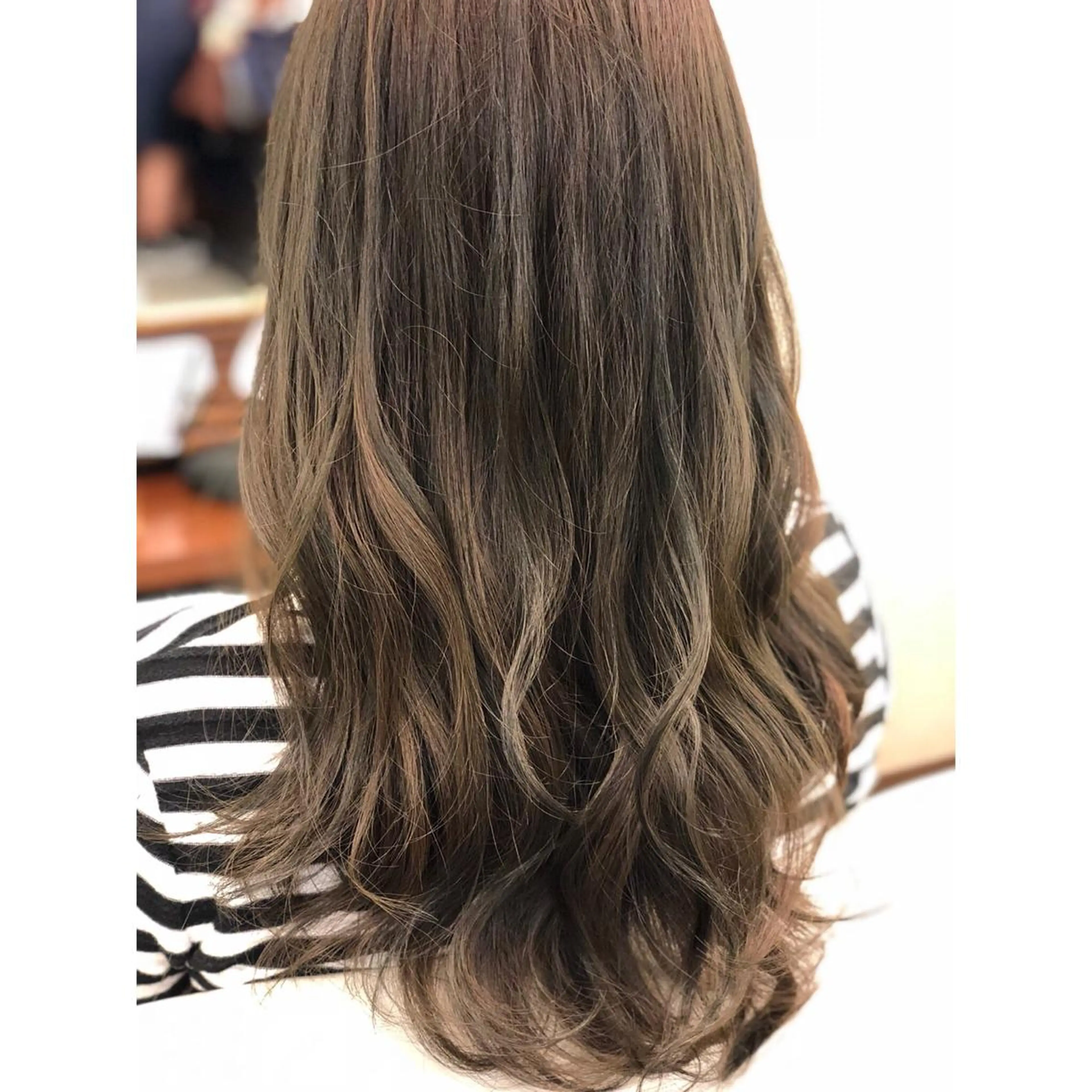 ロング カラー ベージュカラー グレージュ パーソナルカラー診断 できます　木曽　主博のヘアスタイル