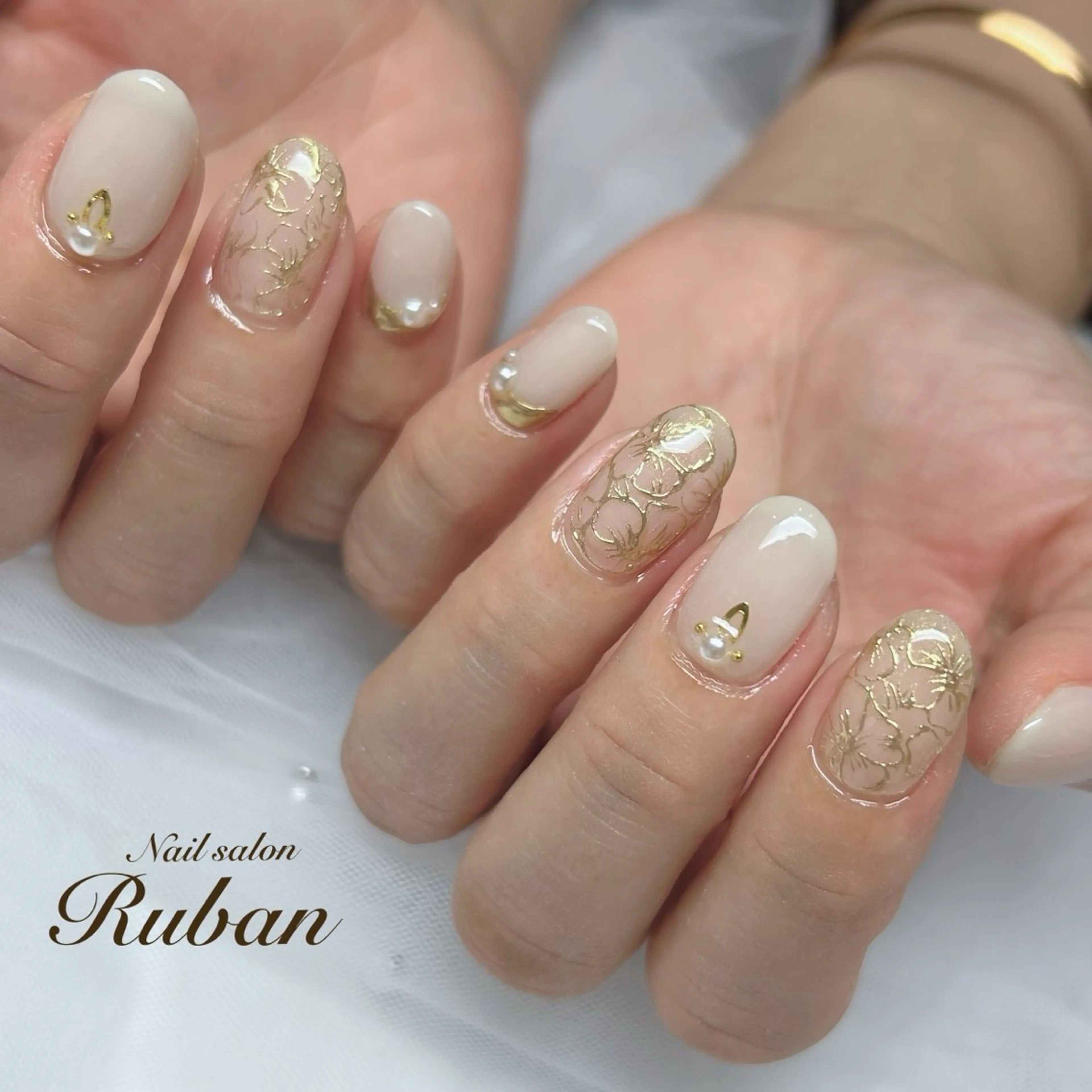 ネイル フラワーネイル ミラーネイル ブライダルネイル Nail salon Rubanのネイルデザイン