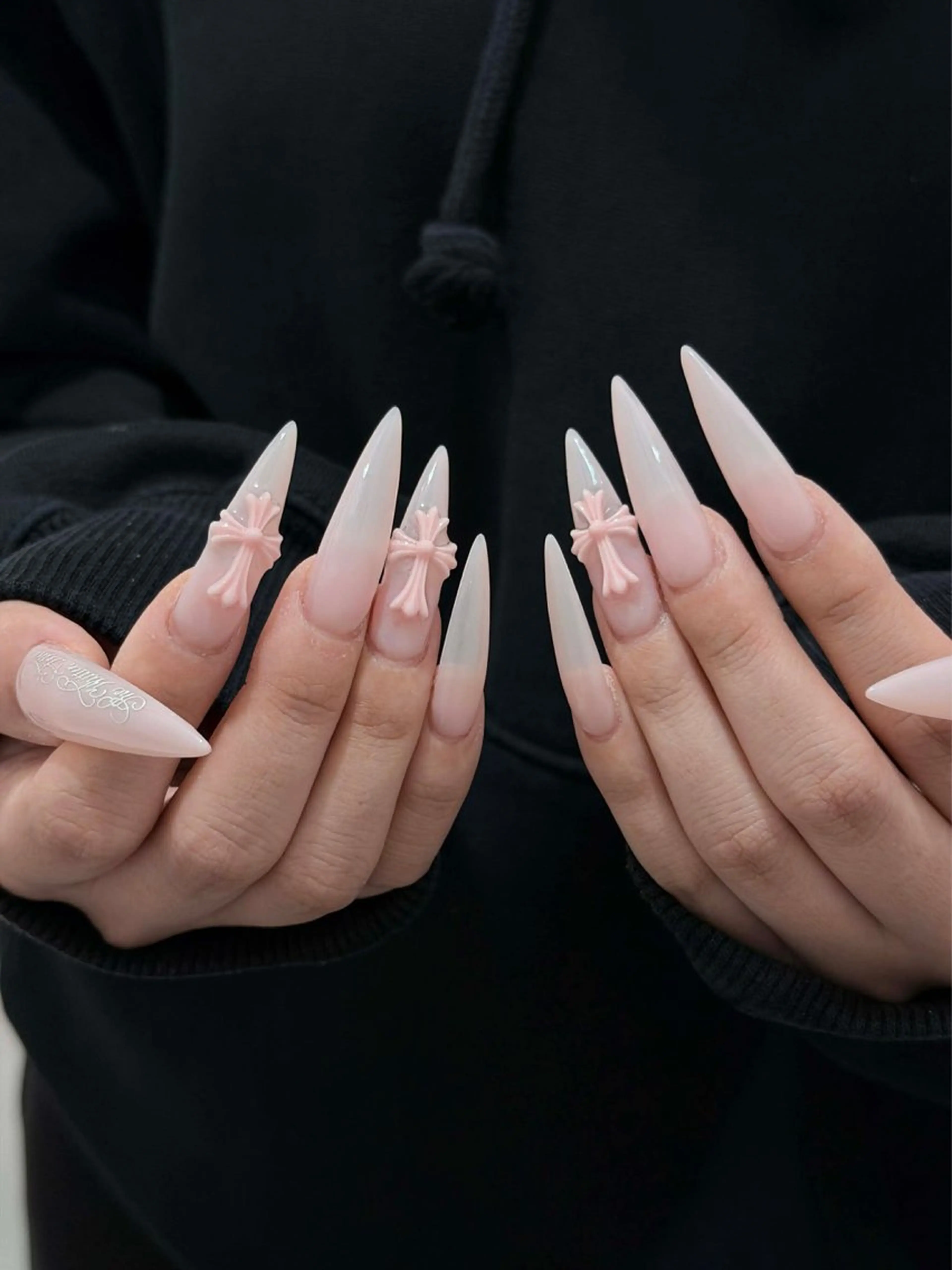 ネイル チークネイル ドット フレンチネイル グラデーション ハート ハンドネイル Julli NailStudioのネイルデザイン