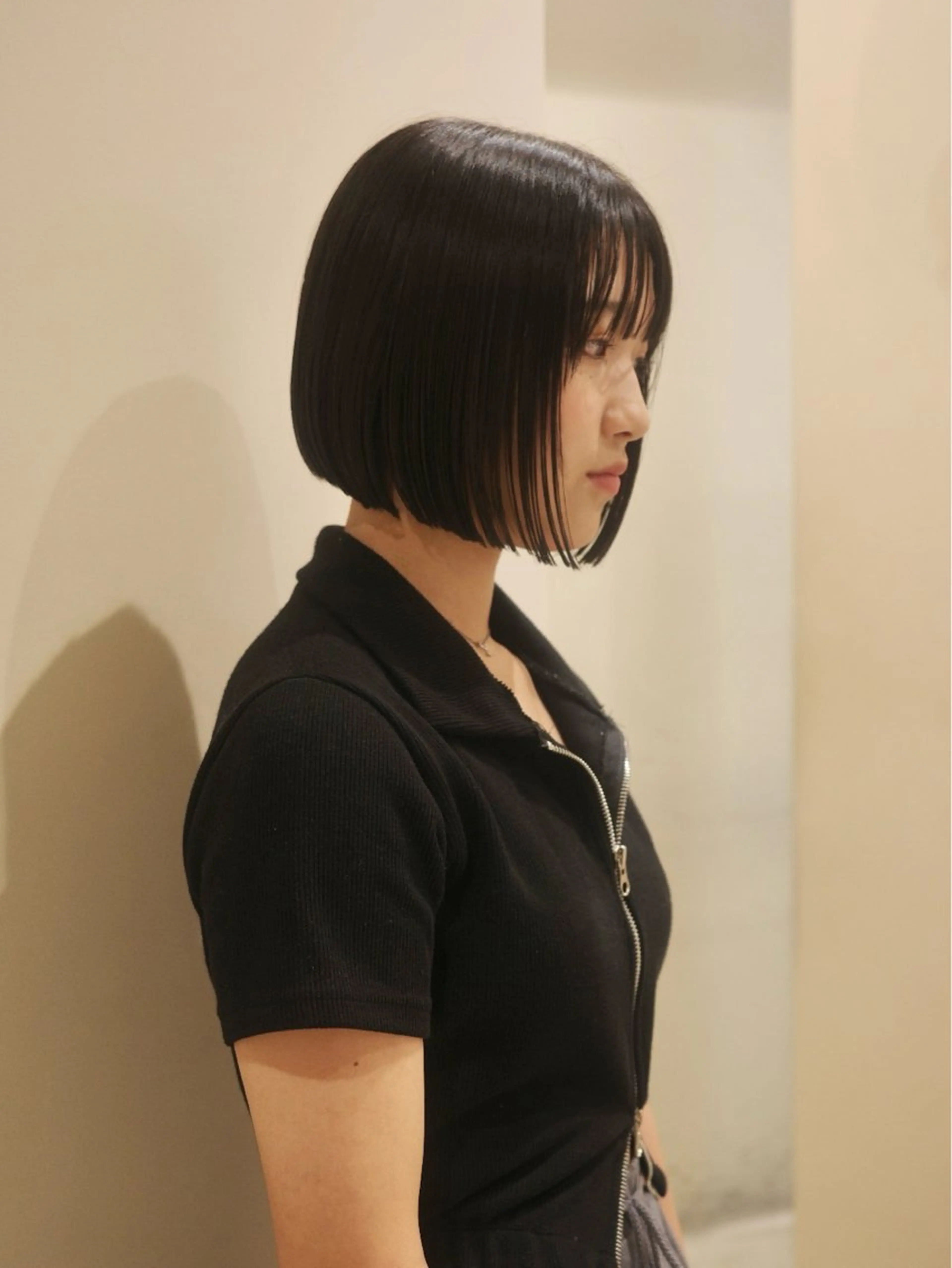 ショート アカツ ミナのヘアスタイル