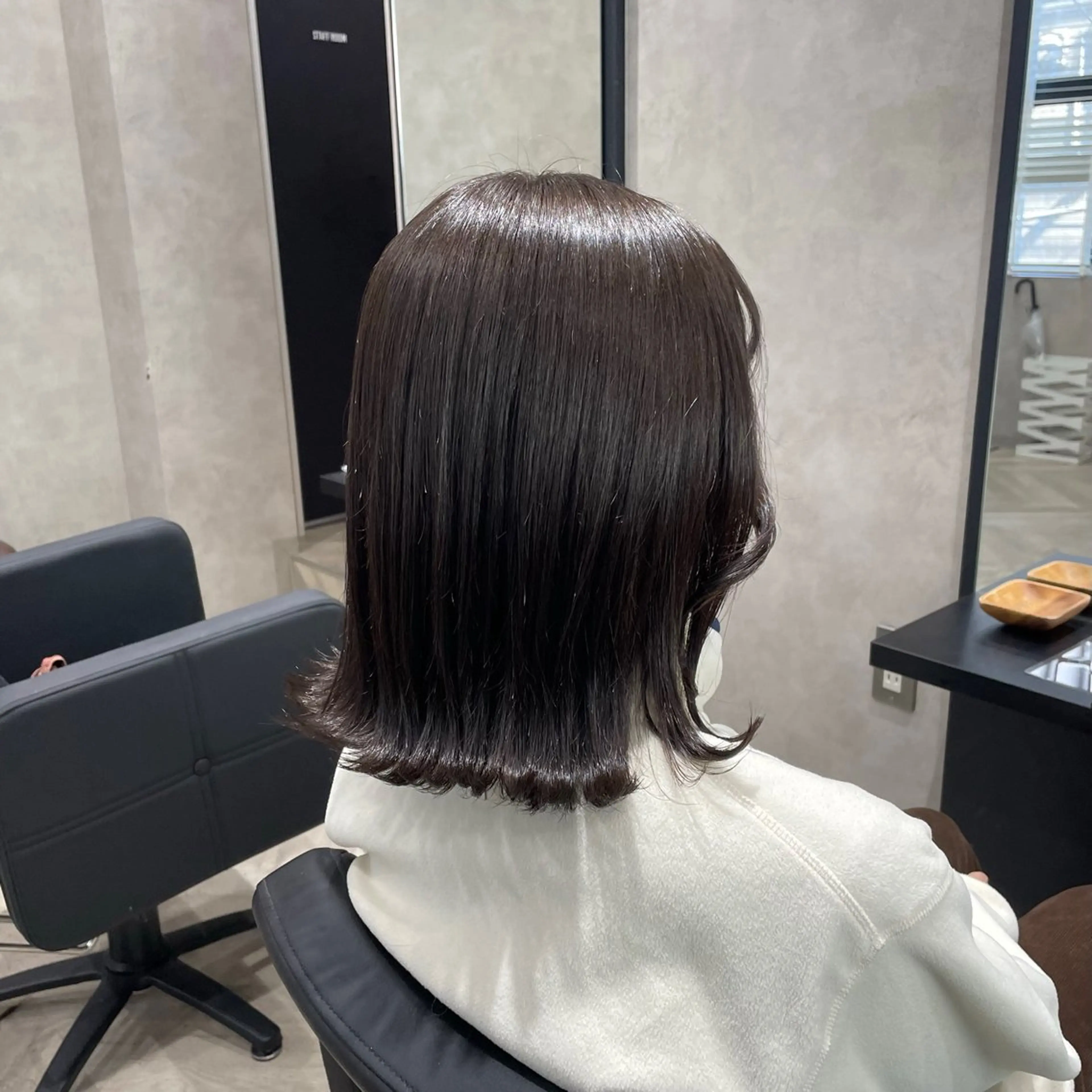 ミディアム カラー カット ヘアカラー ピンクカラー/ 透明感カラー鈴木海音のヘアスタイル