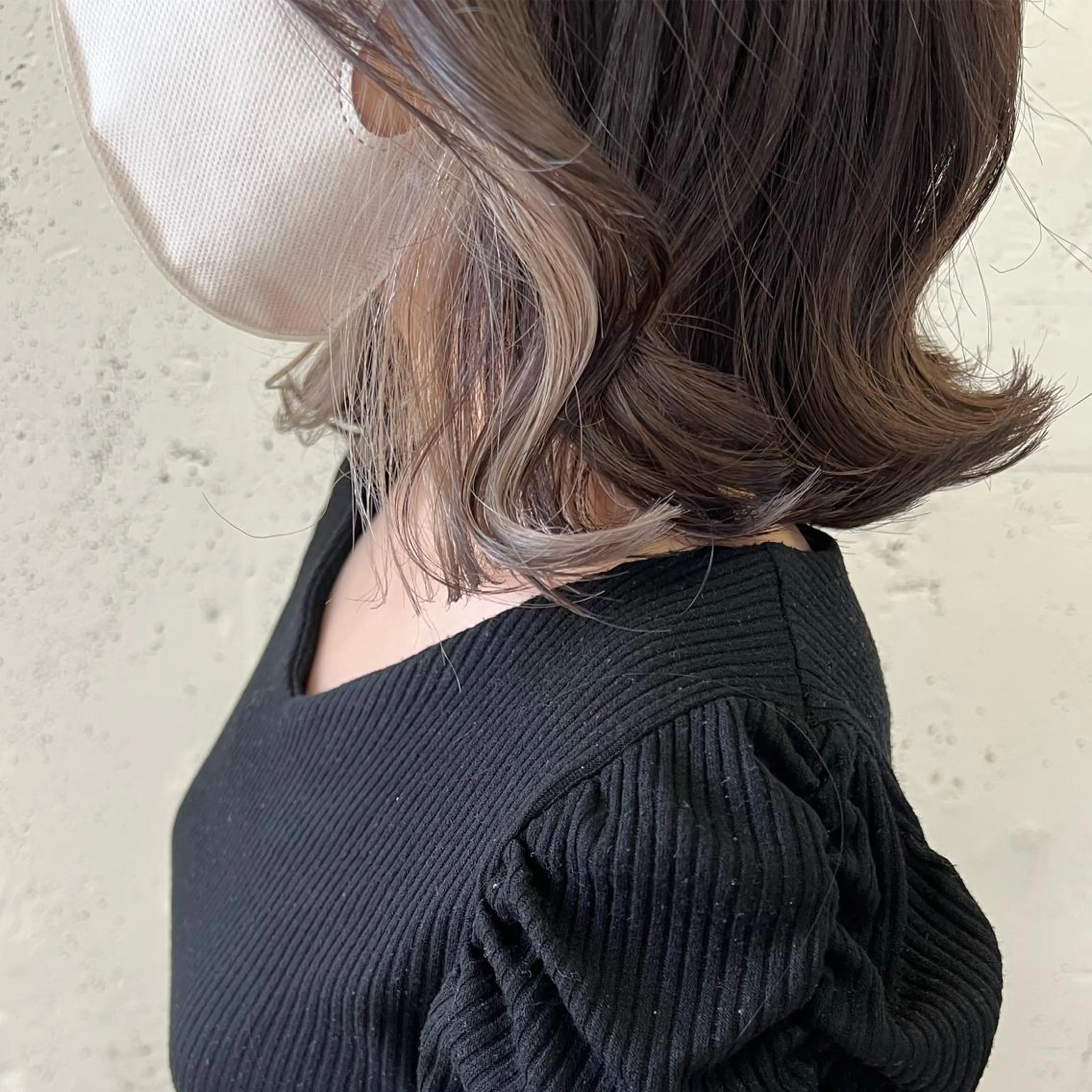 ミディアム カラー パーマ ヘアアレンジ メンズ キッズ ネイル マツエク・マツパ アイブロウ イヤリングカラー 眉カラー ホワイト charme【 シャルム 】所属・ボブ/レイヤー/ nanamiのヘアスタイル