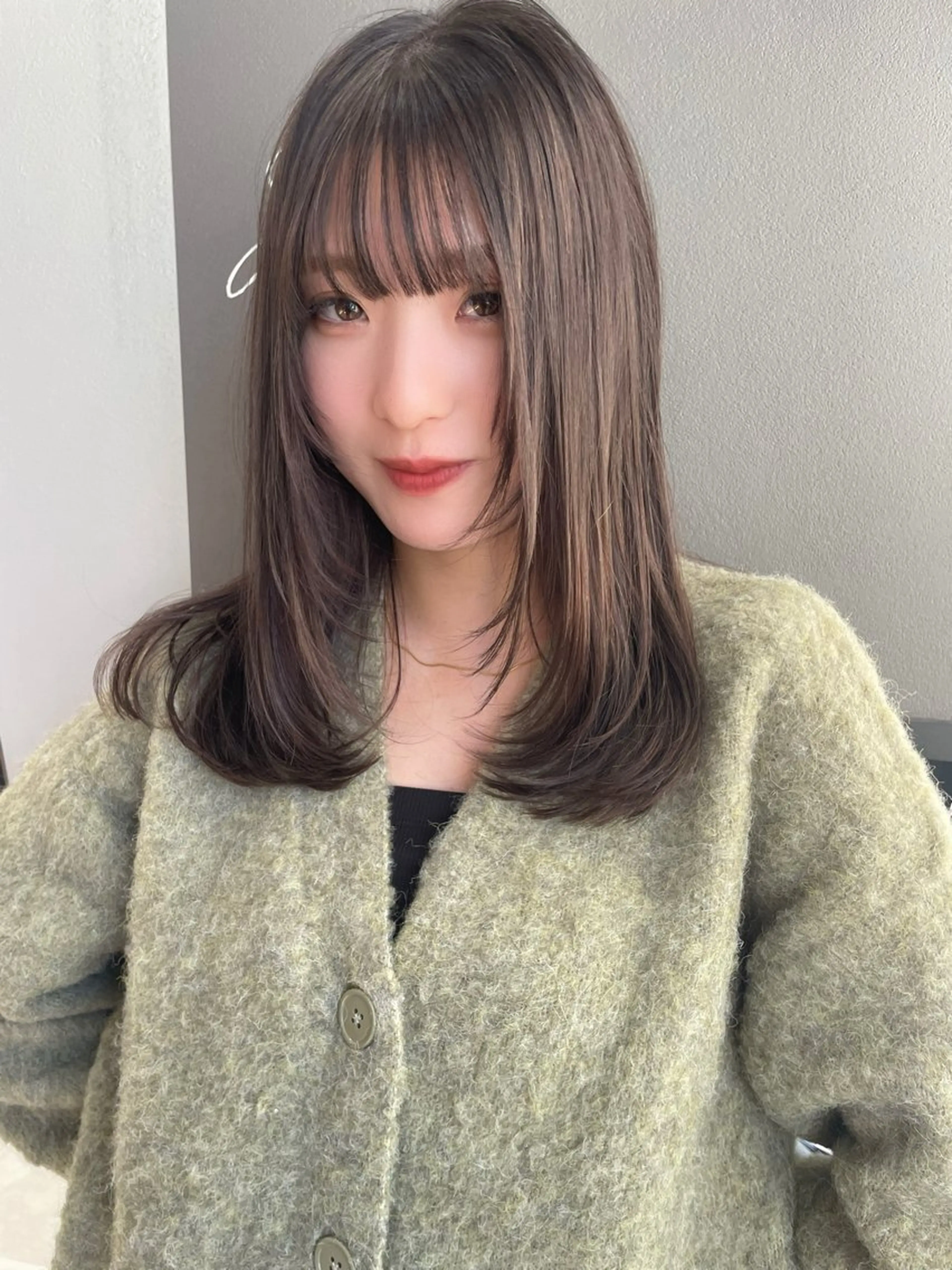 カラー カット ヘアカラー トリートメント AIRI layer cut hairのヘアスタイル