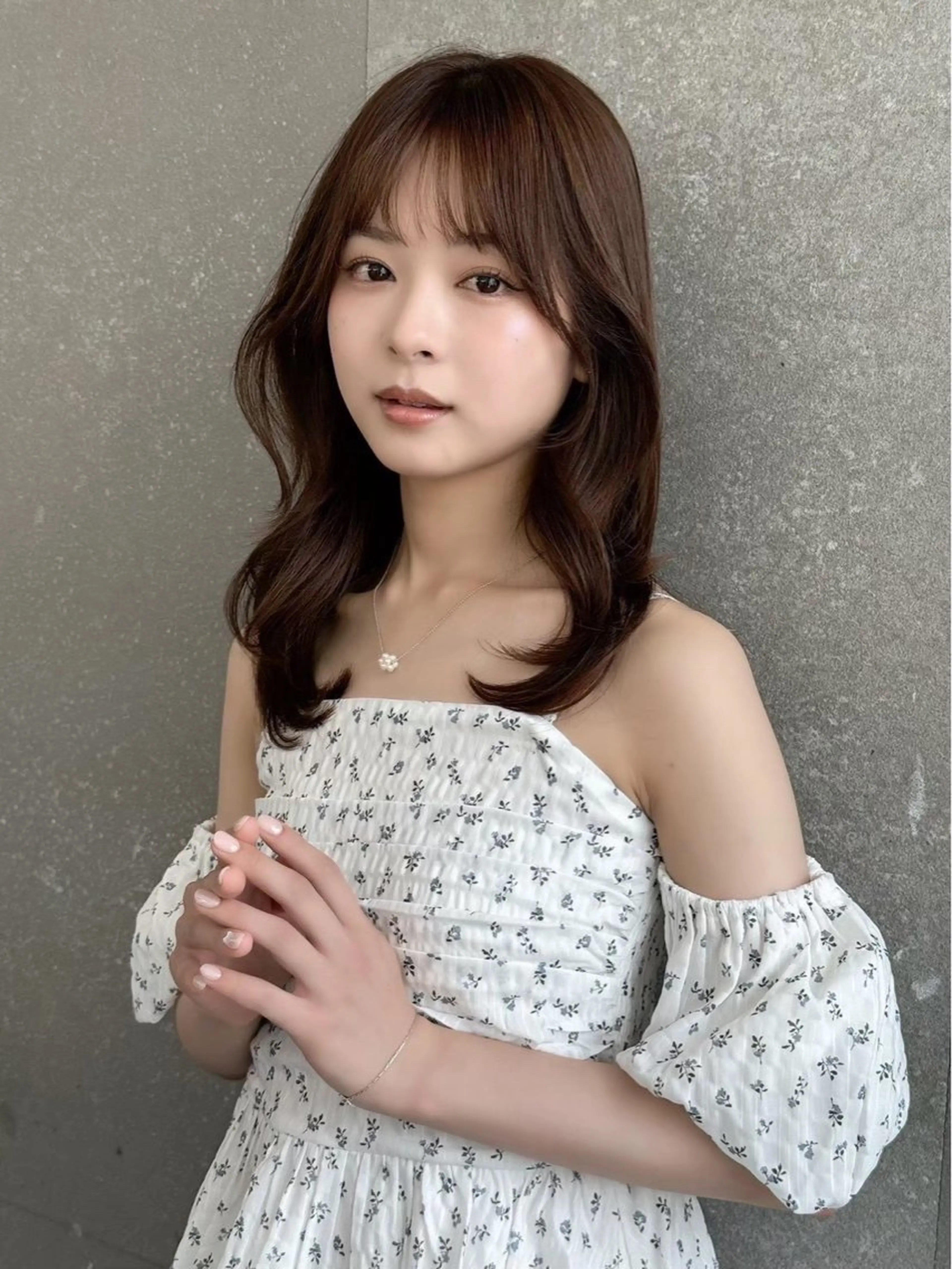 セミロング カラー 阿久澤 梨沙のヘアスタイル