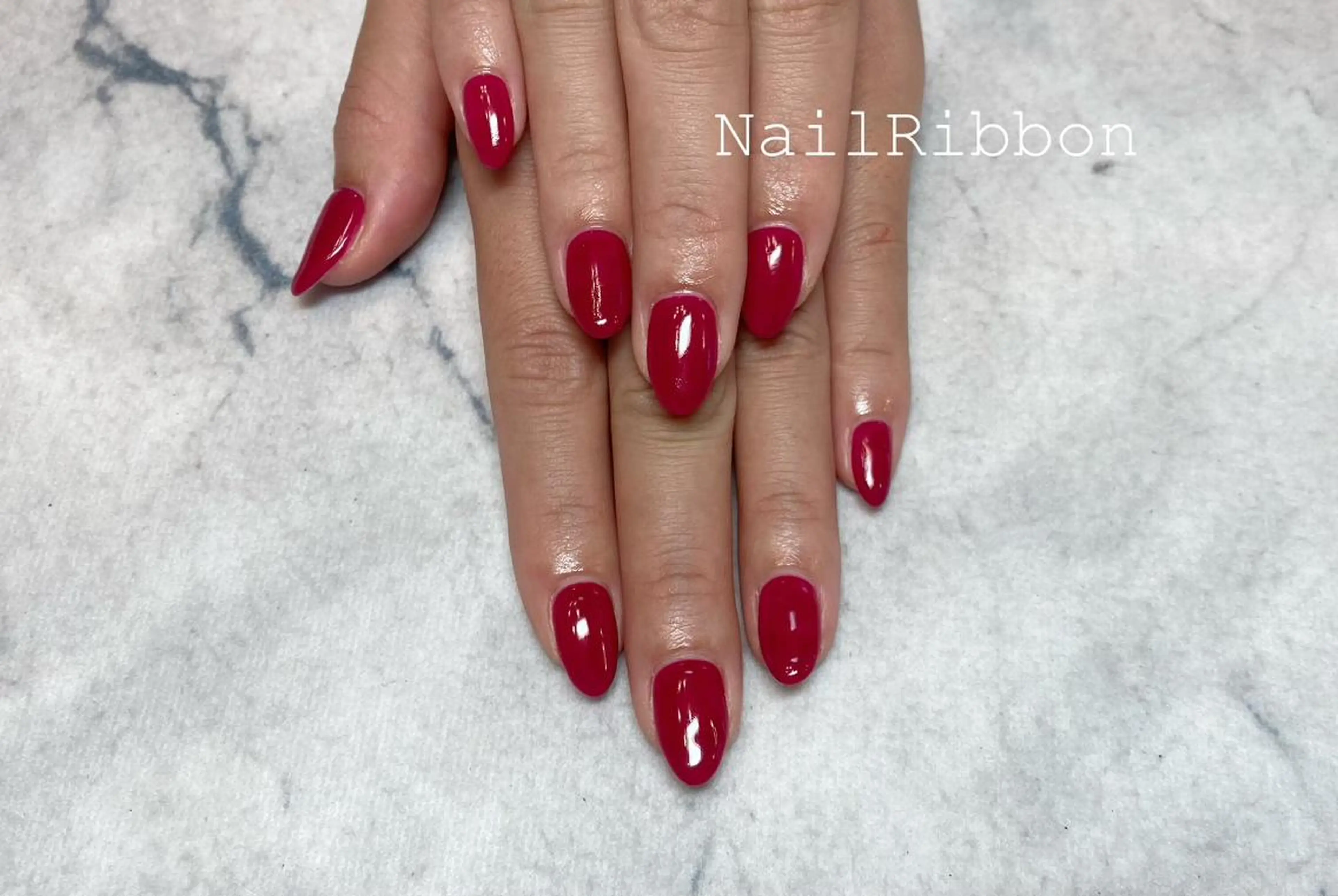 ネイル ネイルリボン 受付スタッフのネイルデザイン