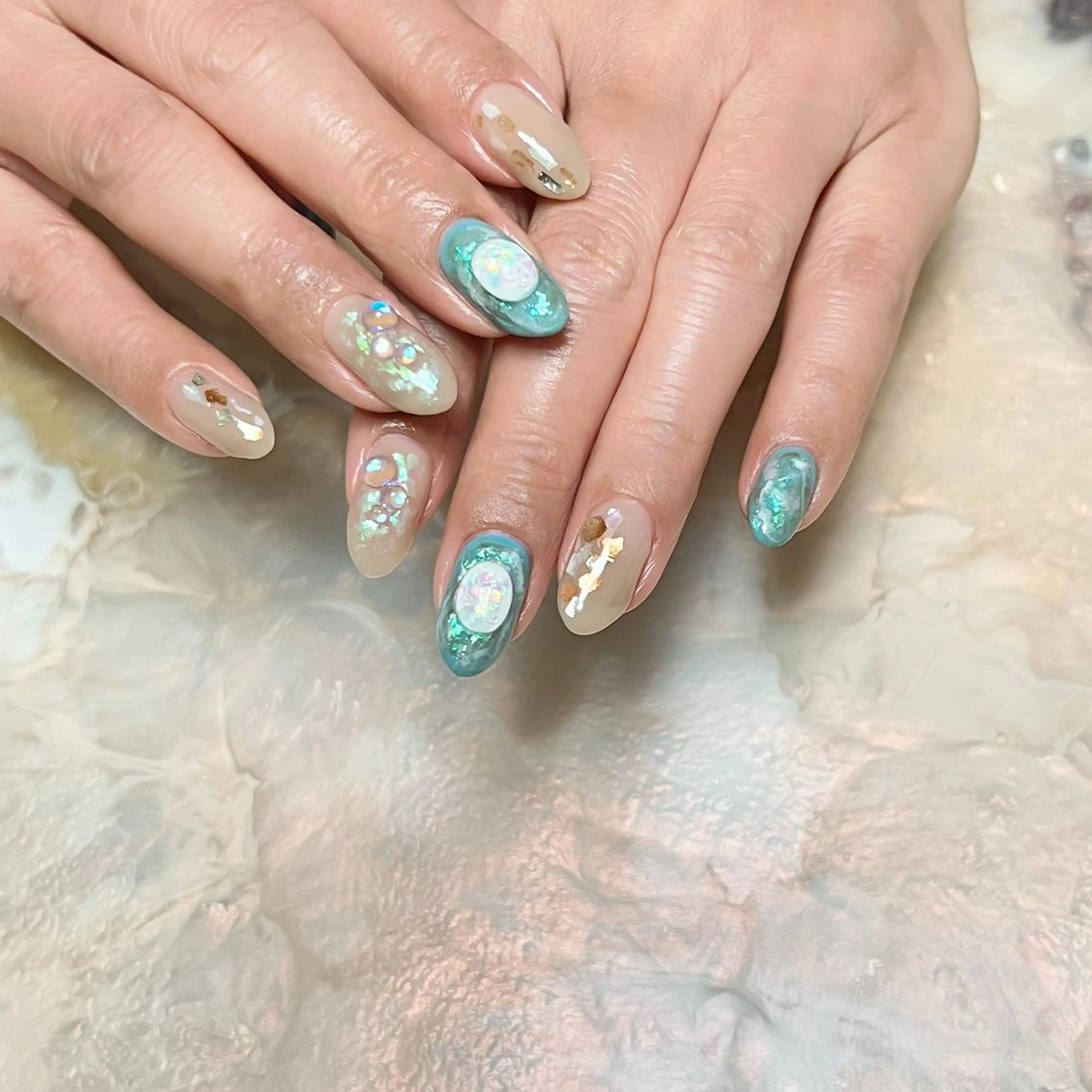 ネイル オーロラネイル ジェルネイル ラメ(グリッター) マグネットネイル ニュアンスネイル gemickle nailのネイルデザイン