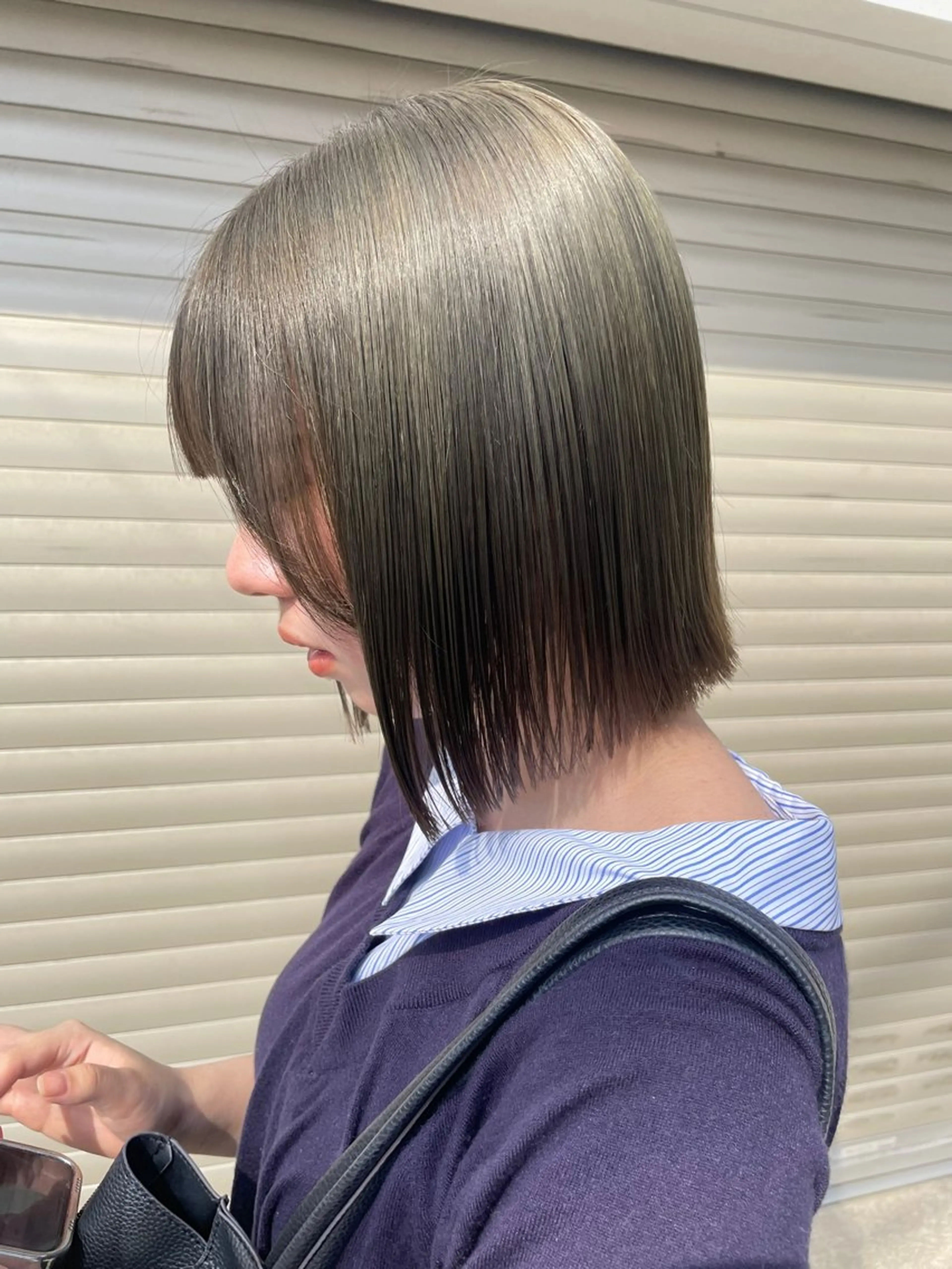 ミディアム カラー 切りっぱなしボブ ブリーチ ダブルカラー ハイトーンカラー オリーブカラー ブリーチ/レイヤー 💙ayame💙のヘアスタイル