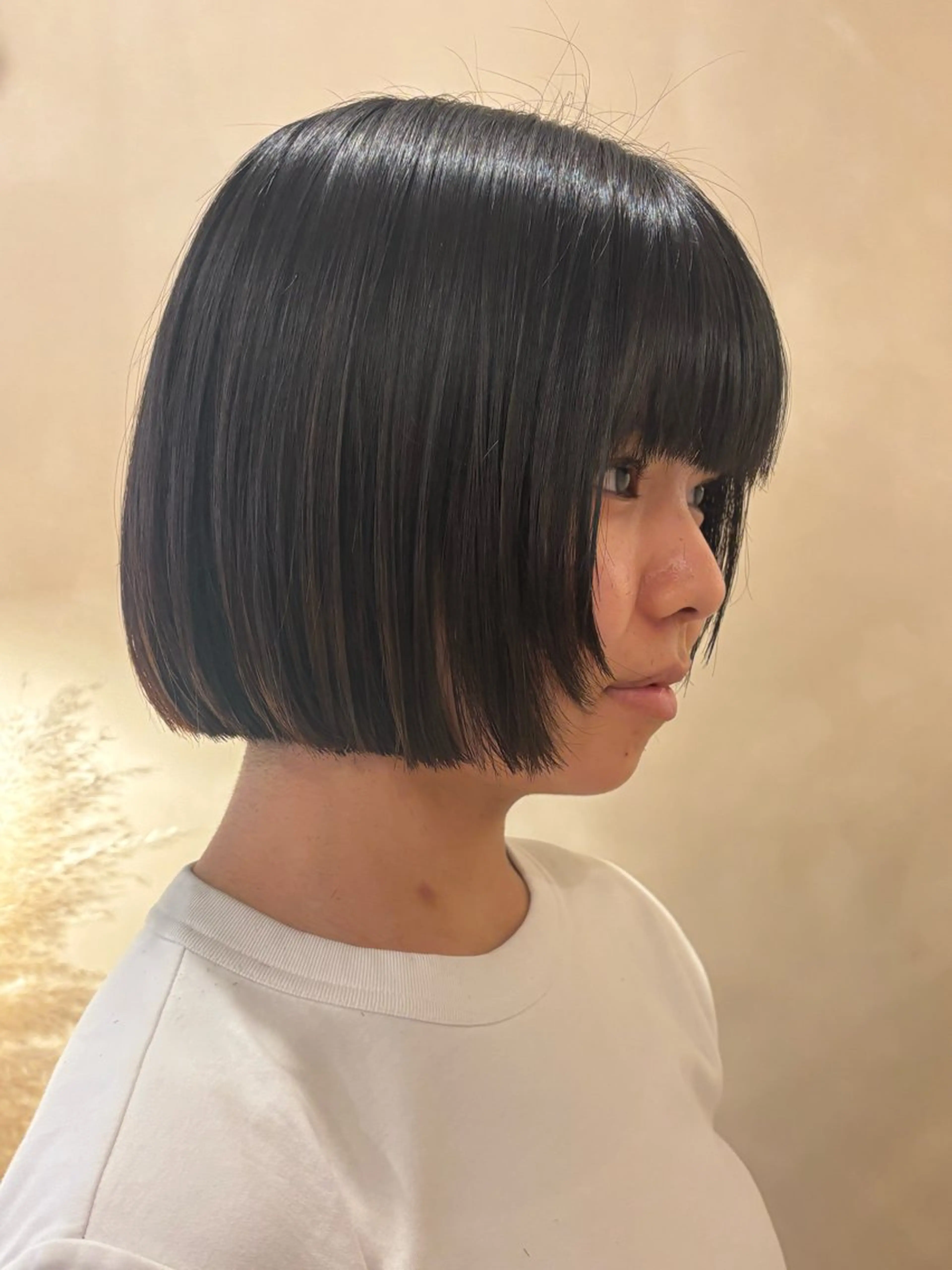 ミディアム ボブ 顔まわりレイヤー 顔周りカット レイヤーカット カット シンバヒナノ/パーマ レイヤー/髪質改善のヘアスタイル