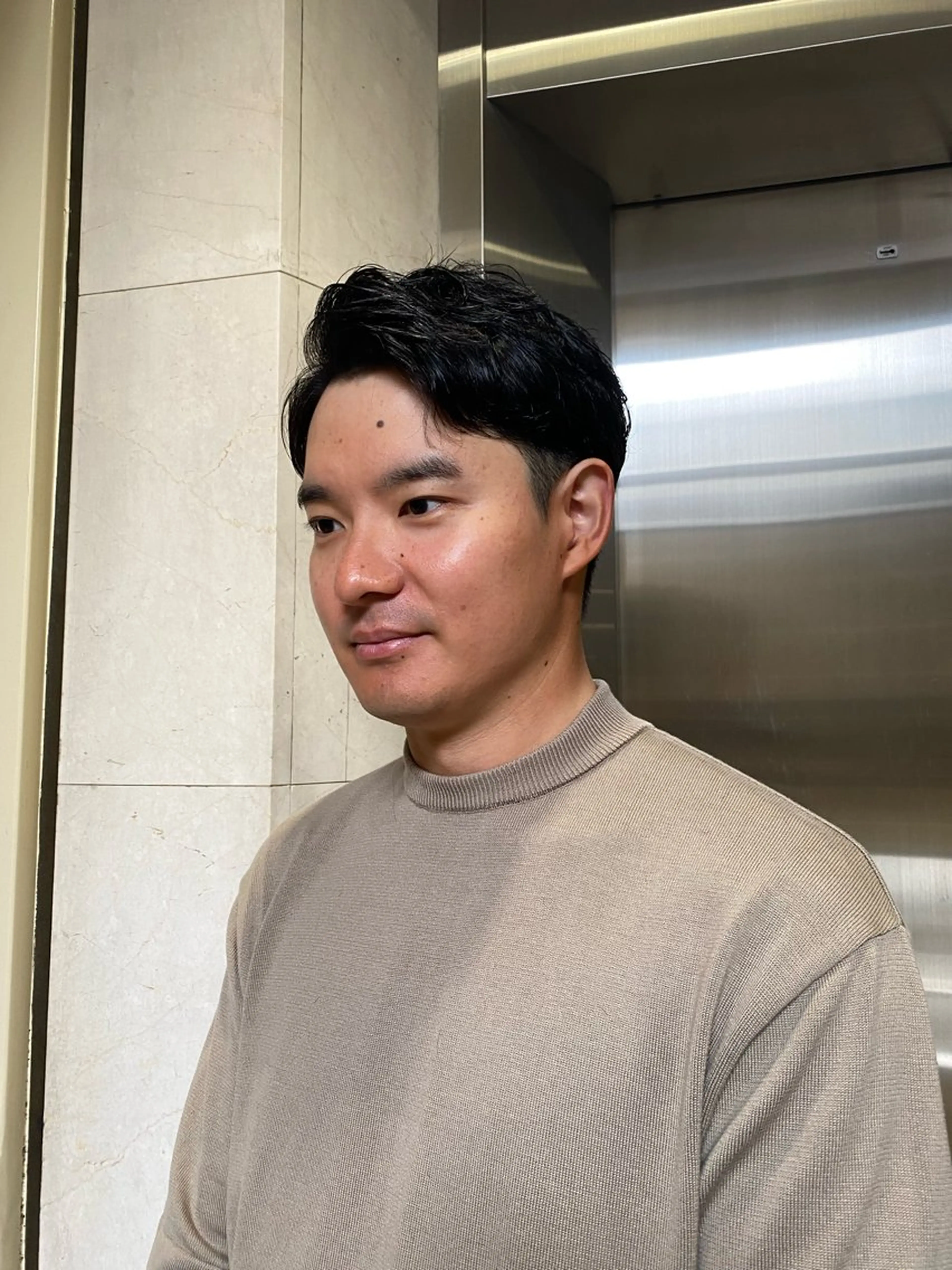 ショート パーマ メンズ アップバング メンズパーマ カット パーマ 久力琴音''透明感 カラー''アレンジのヘアスタイル