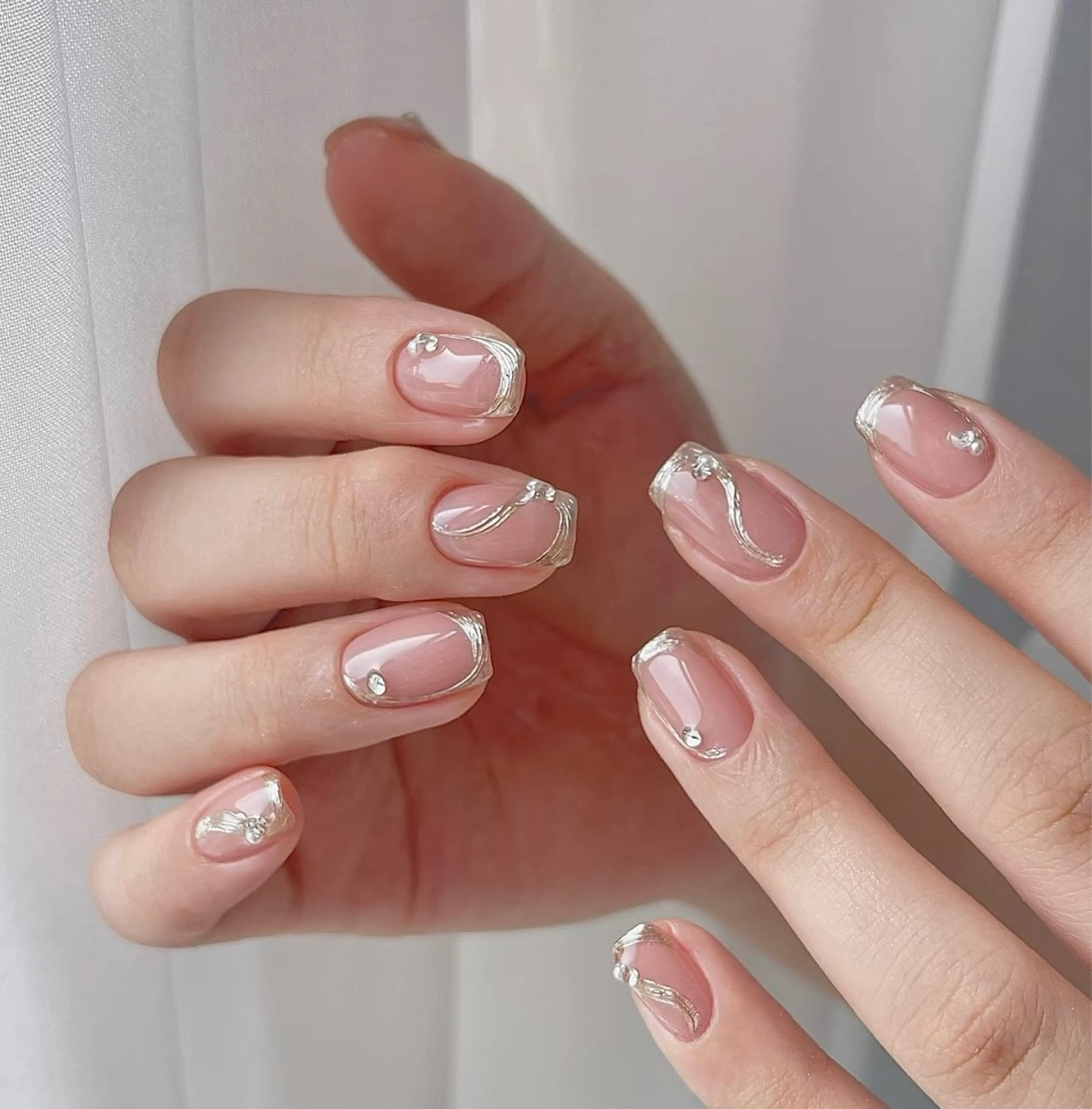 ネイル ハンドネイル ハンドケア Kaka_ パラジェル、長さだしのネイルデザイン