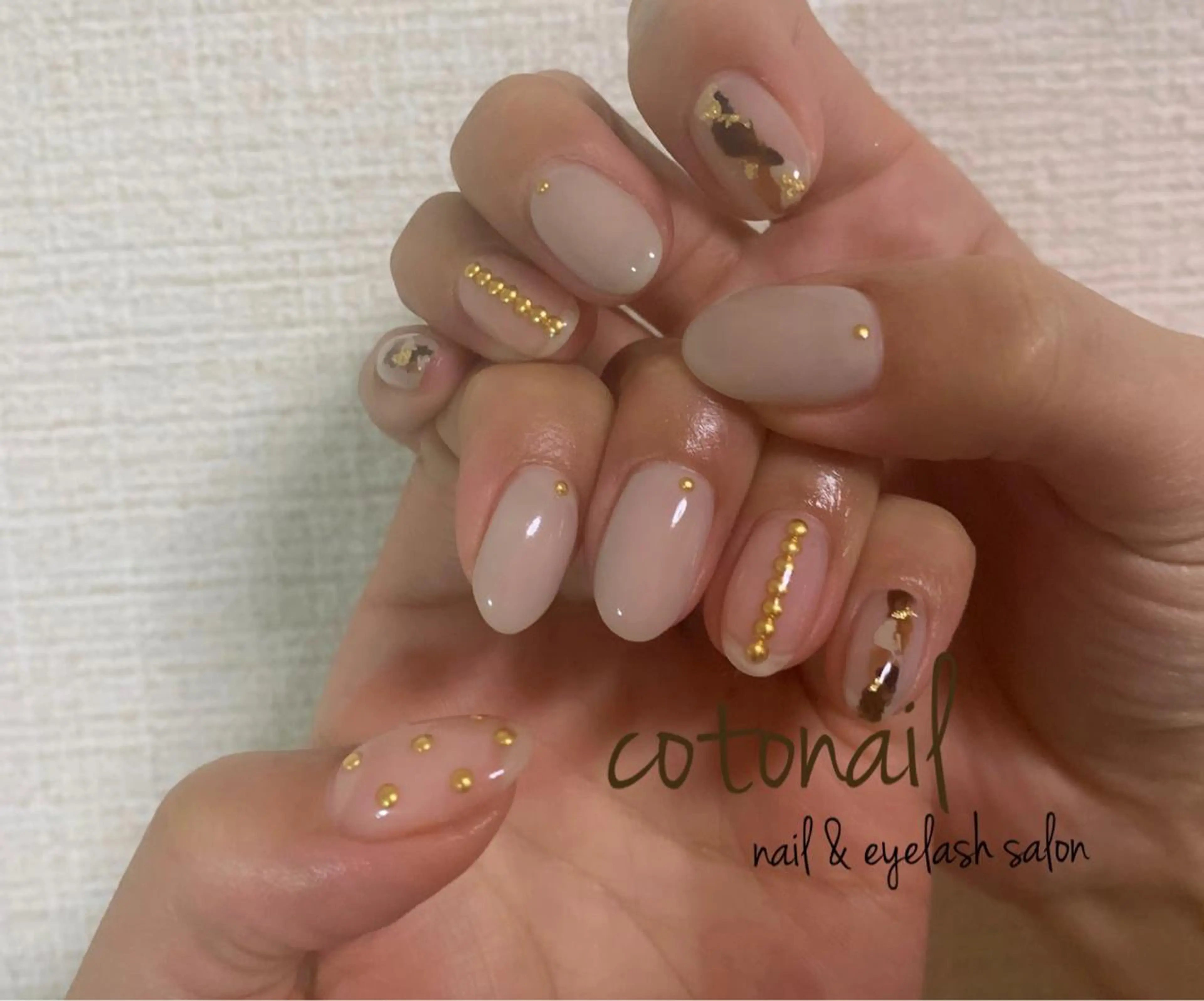 ミディアム ネイル アートネイル ハンドネイル ツメトマツゲ .のネイルデザイン