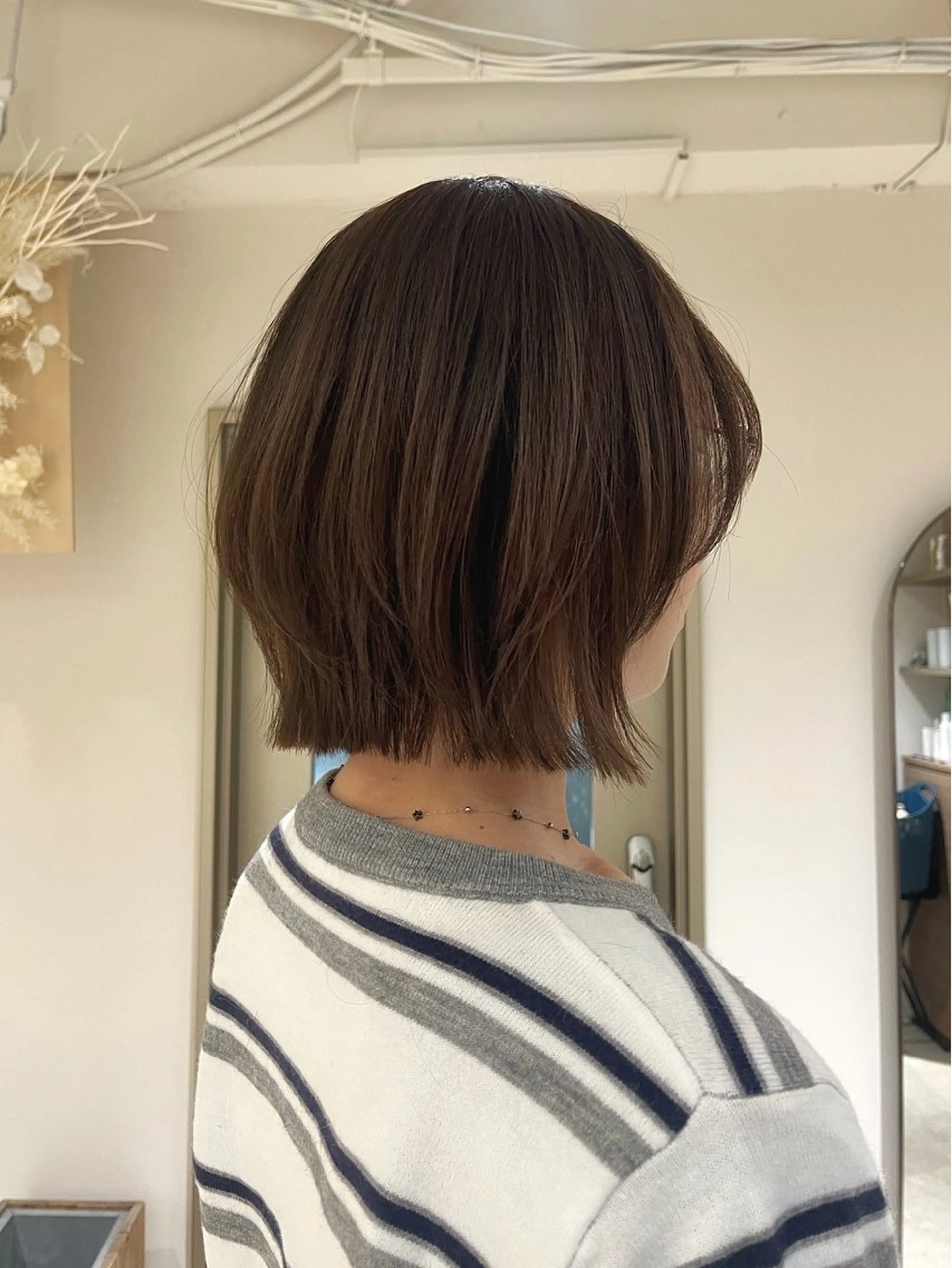 ショート カラー ボブレイヤー ベージュカラー ボブ レイヤーカット カット ヘアカラー KANO🌷 艶カラーのヘアスタイル