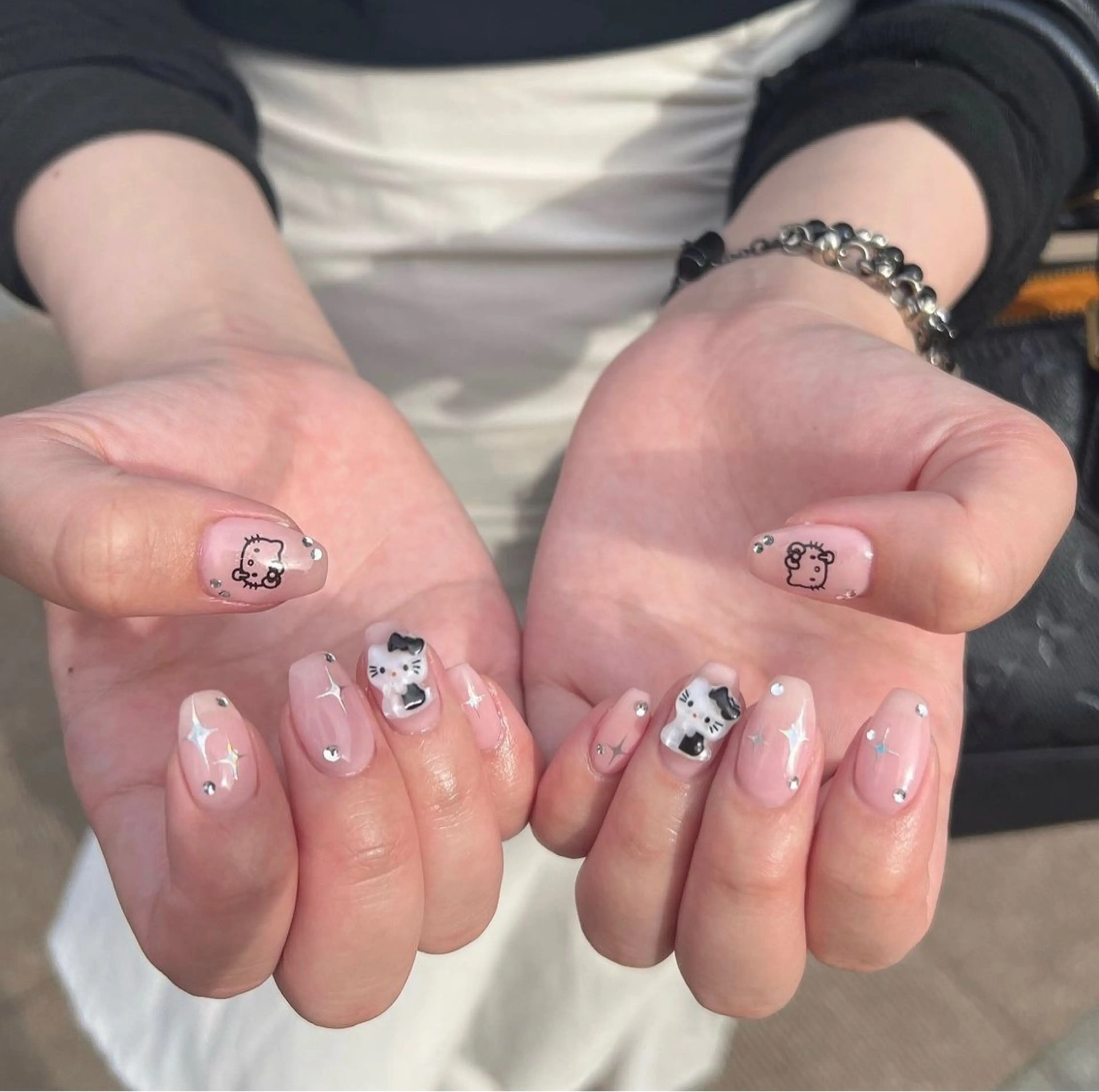ネイル ハンドネイル NAGISA🧁🎀 持ち込み⌇パラジェルのネイルデザイン