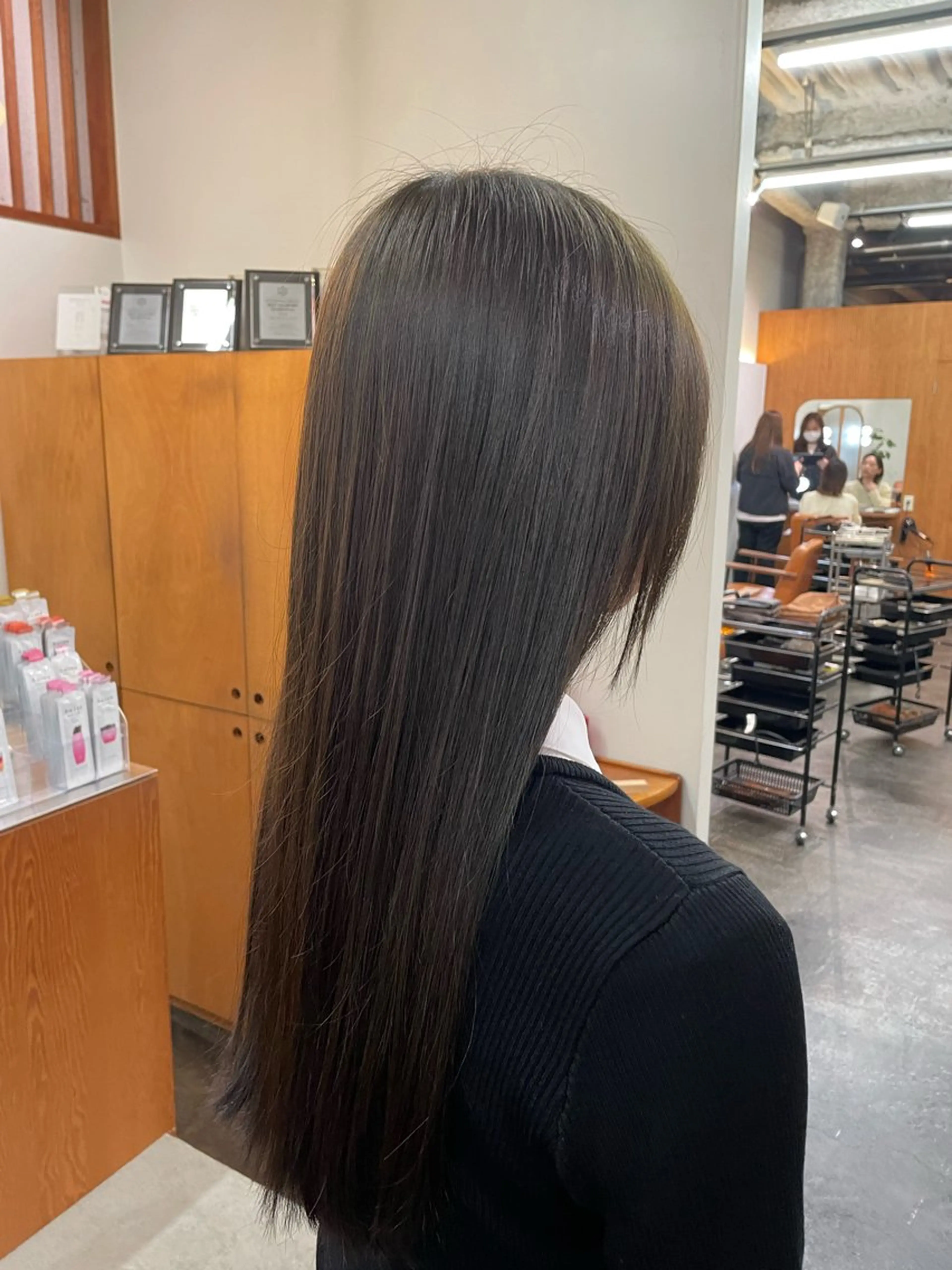 ロング カラー グレージュ オリーブグレージュ オリーブグレー 都築 あんずのヘアスタイル