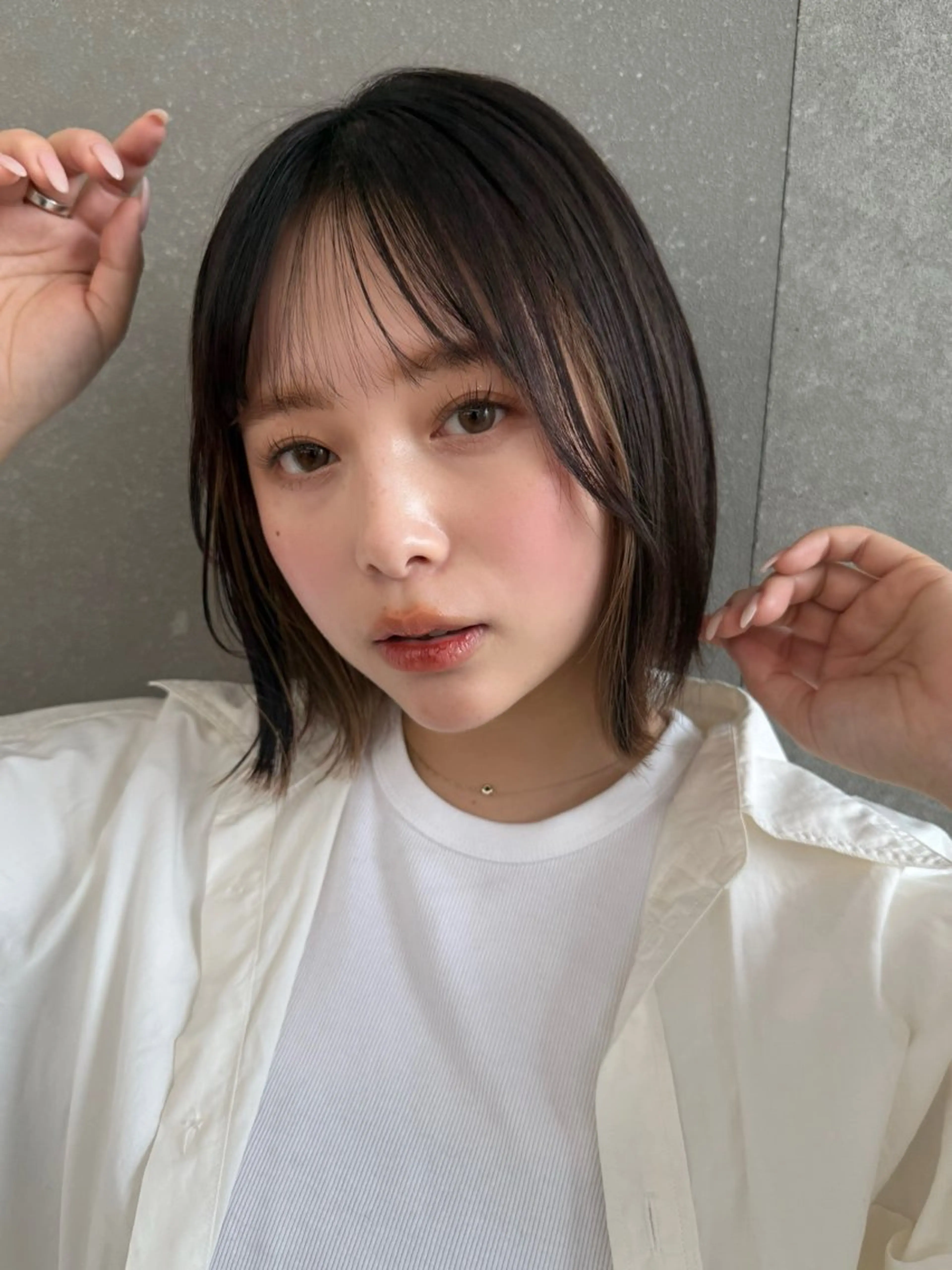 ミディアム カラー インナーカラー 顔周りカット カット ヘアカラー 透明感カラー│ レイヤーヘア中居美樹のヘアスタイル