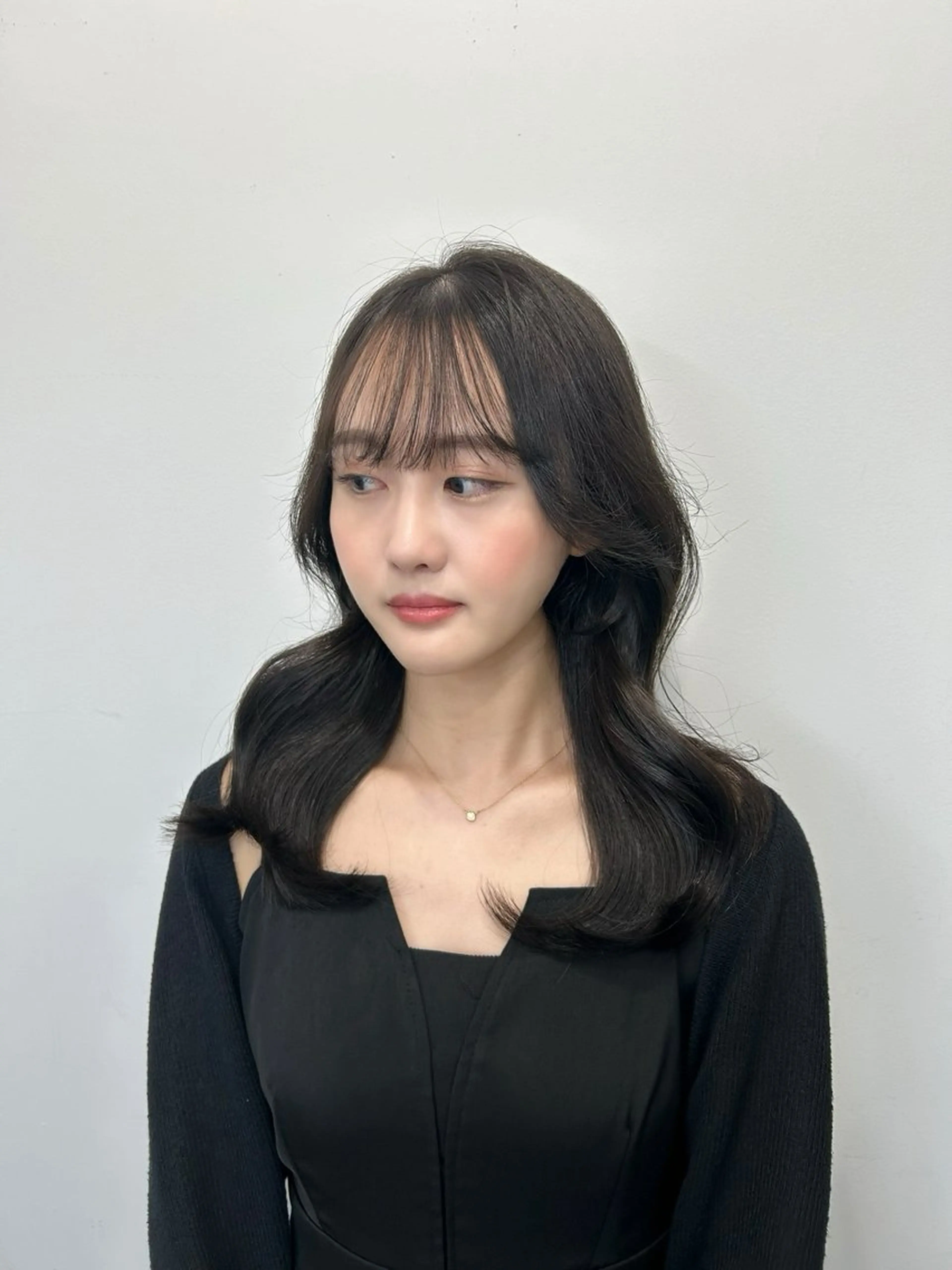 ミディアム カラー ブリーチ 透明感カラー ハイトーンカラー ブリーチなしカラー ボブ 梅田l大人韓国ヘア レイヤー×艶カラーのヘアスタイル